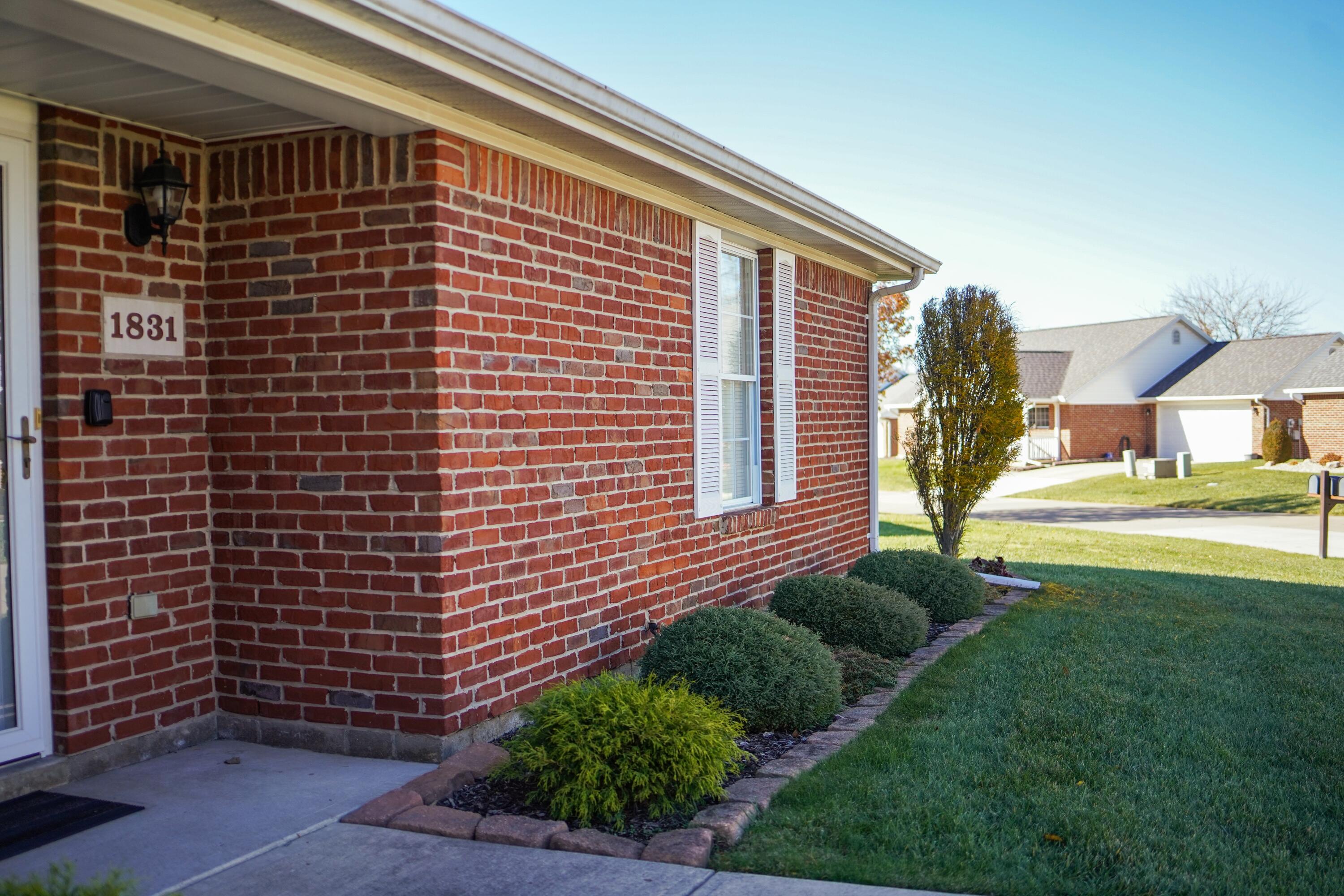 1831 Pinehurst Drive, Springfield, Ohio 45502