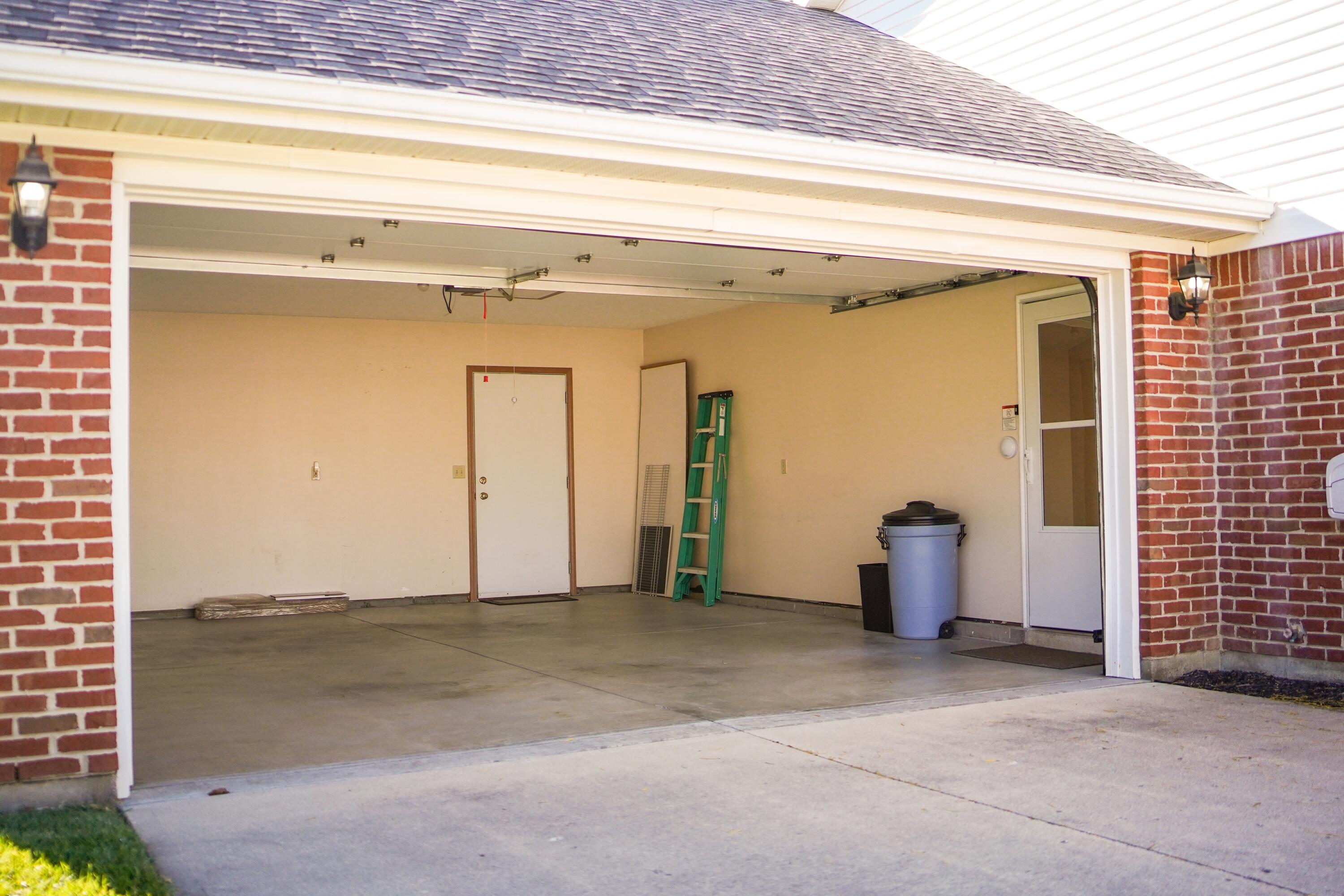 1831 Pinehurst Drive, Springfield, Ohio 45502