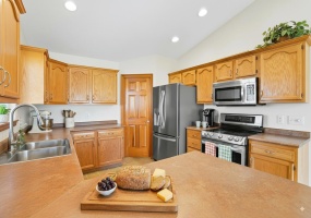 1350 Winchester Drive, Troy, Ohio 45373, 4 Bedrooms Bedrooms, ,2 BathroomsBathrooms,Residential,For Sale,Winchester,1041340