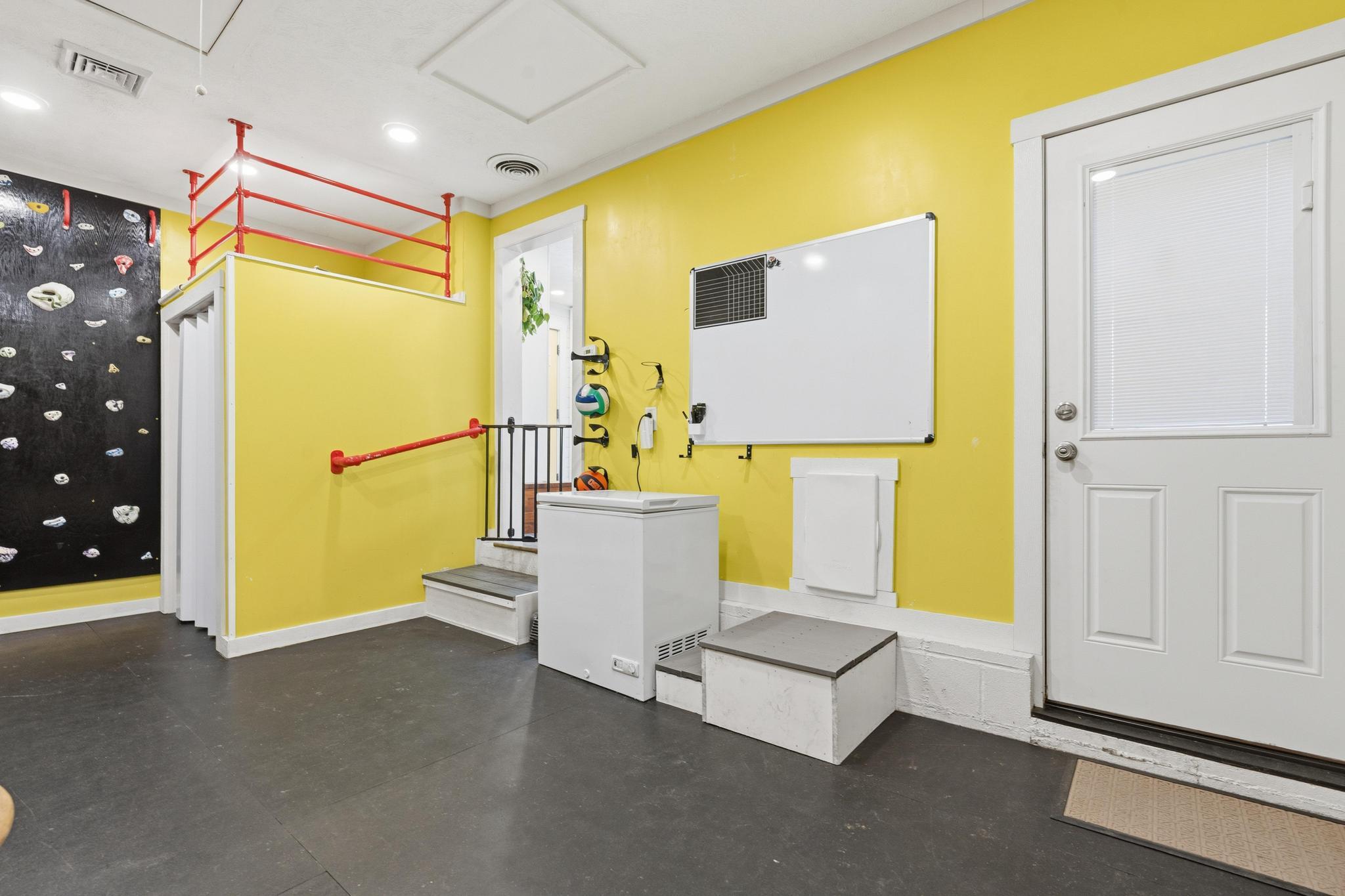 4455 Derr Road, Springfield, Ohio 45503