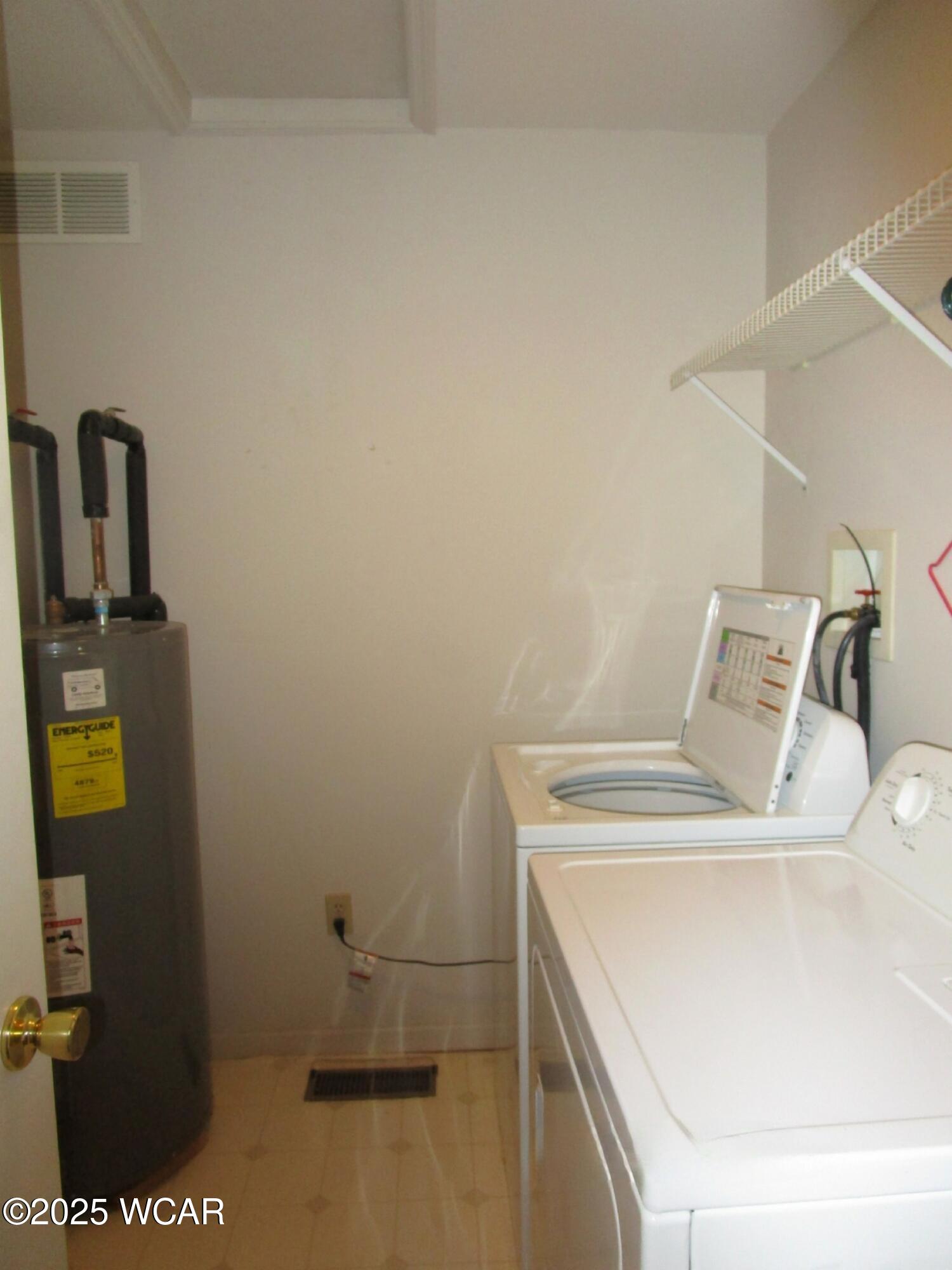 104 Oak Lane Lane, Kenton, Ohio