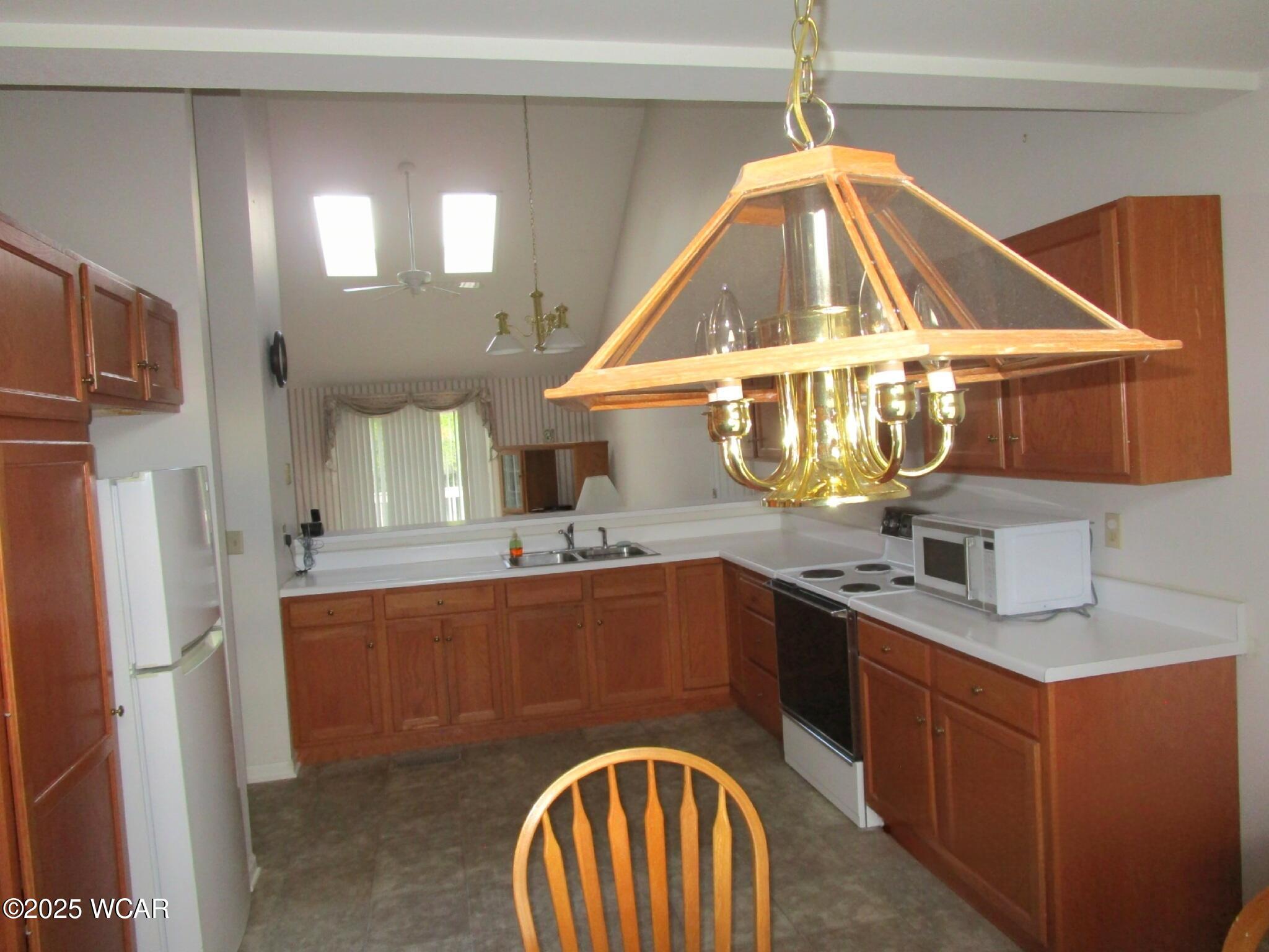 104 Oak Lane Lane, Kenton, Ohio