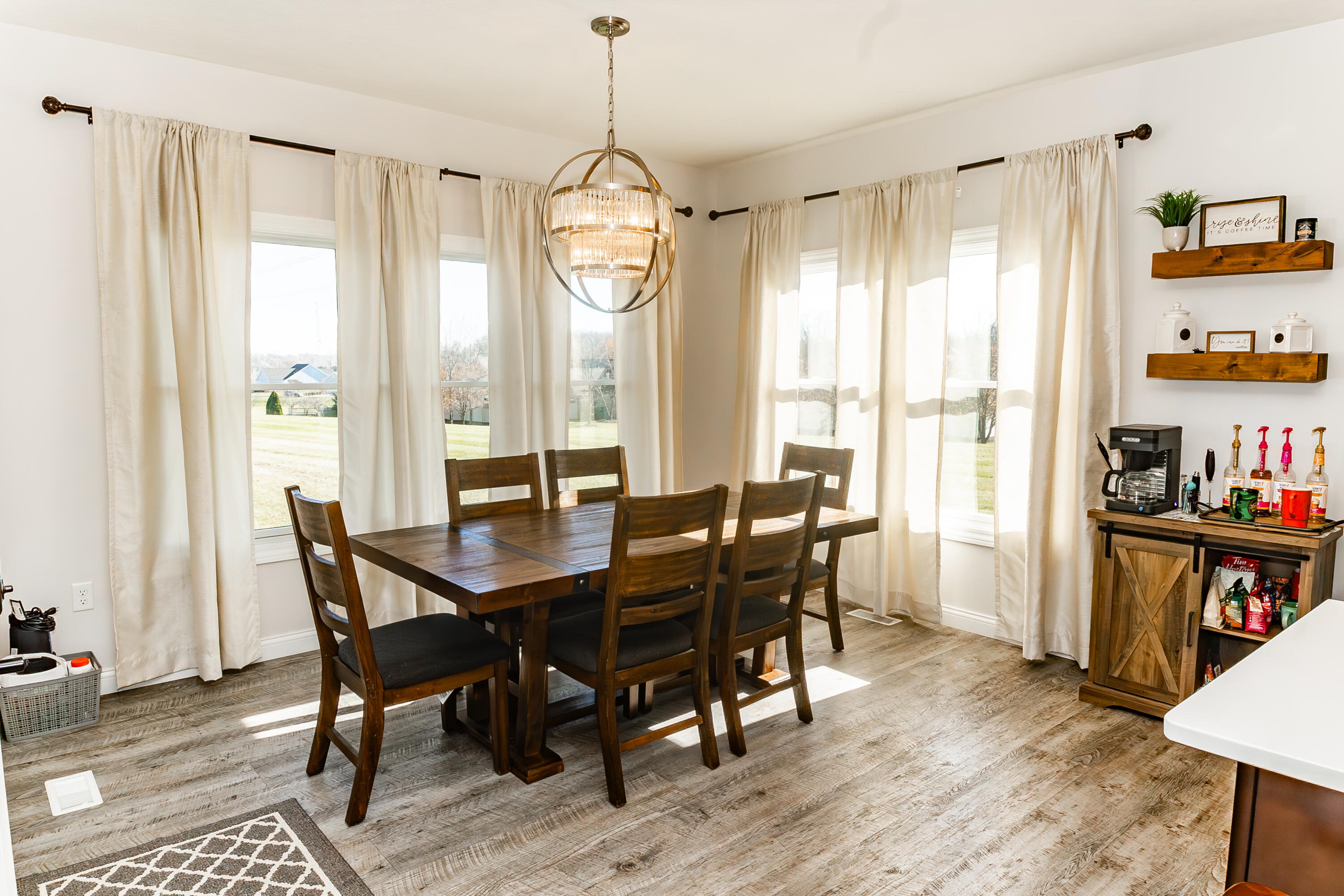 1018 Hunters Ridge Drive, Tipp City, Ohio 45371