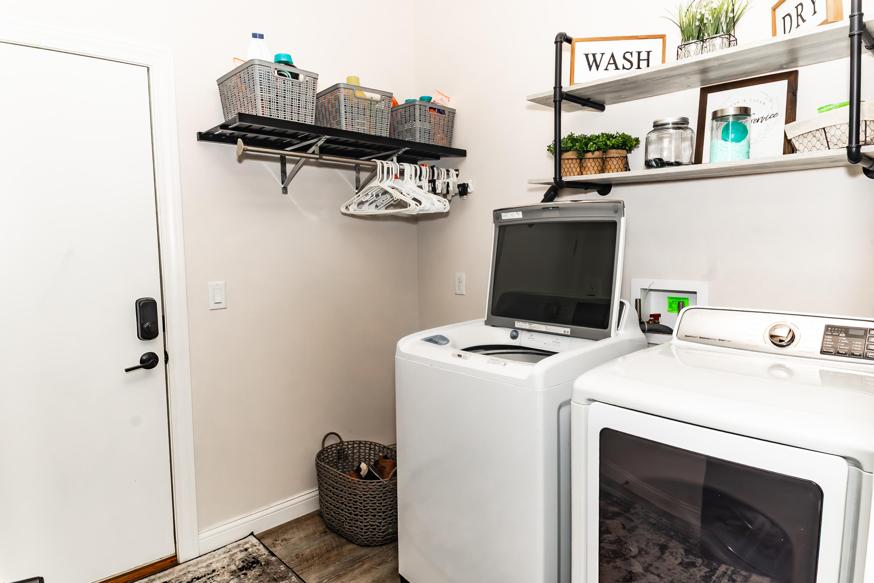 1018 Hunters Ridge Drive, Tipp City, Ohio 45371