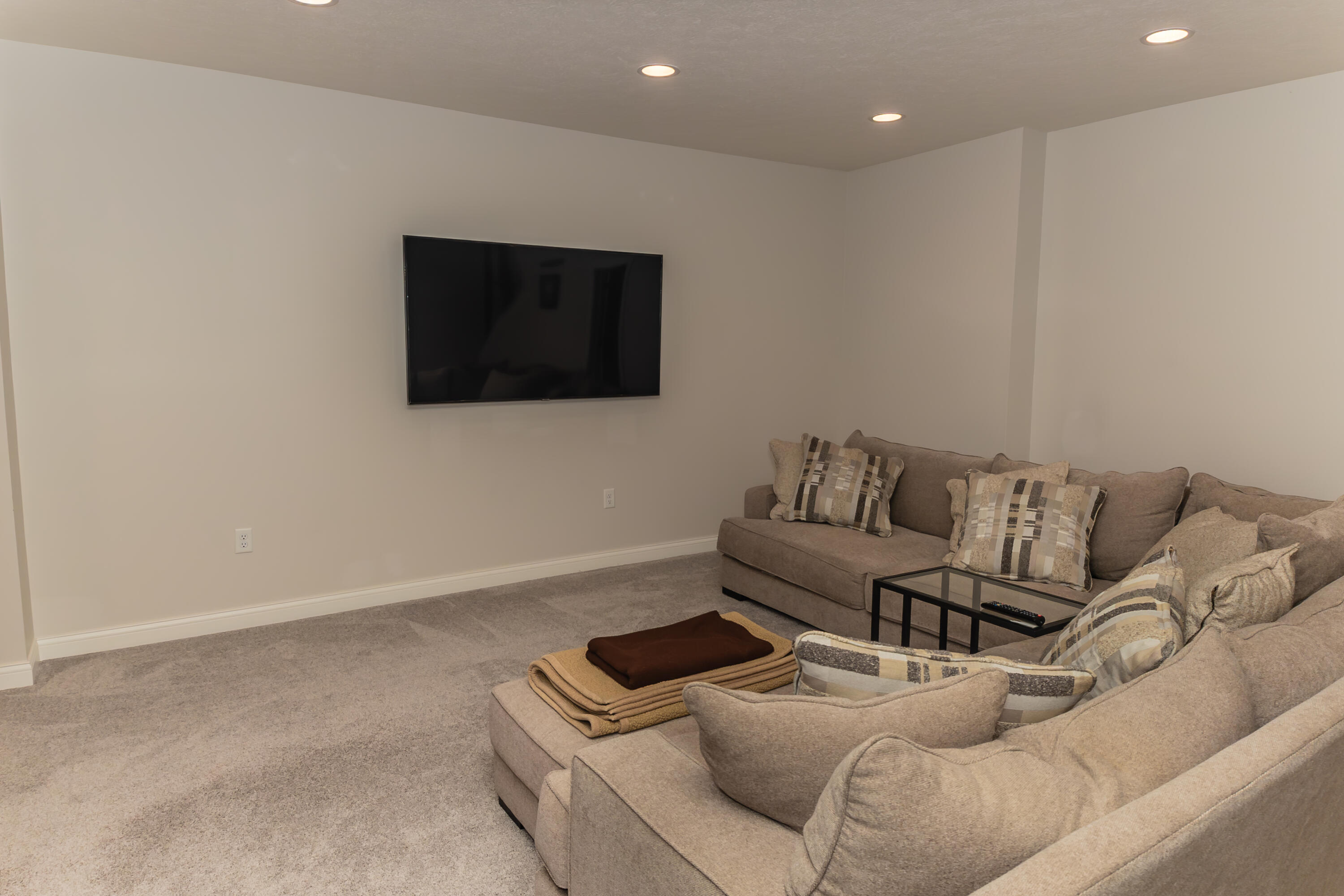 1018 Hunters Ridge Drive, Tipp City, Ohio 45371