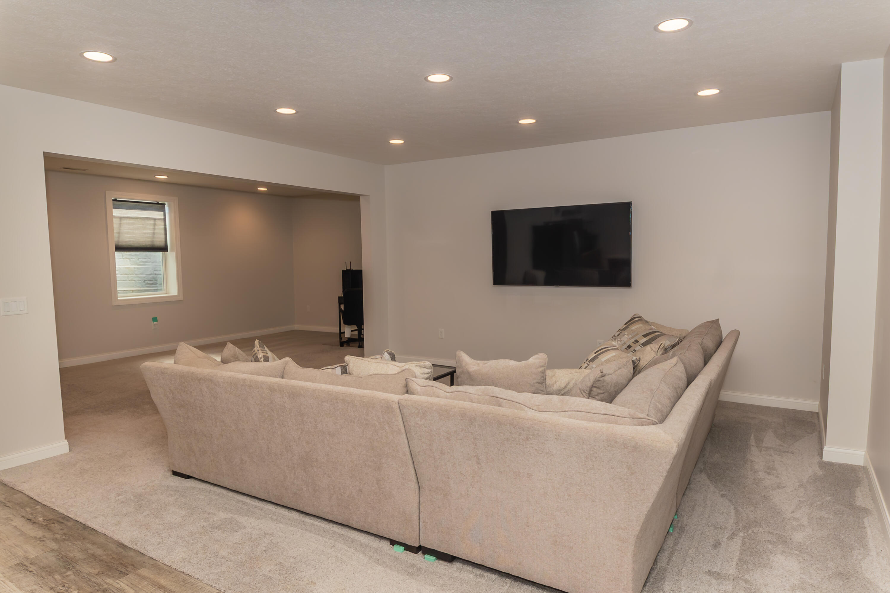 1018 Hunters Ridge Drive, Tipp City, Ohio 45371