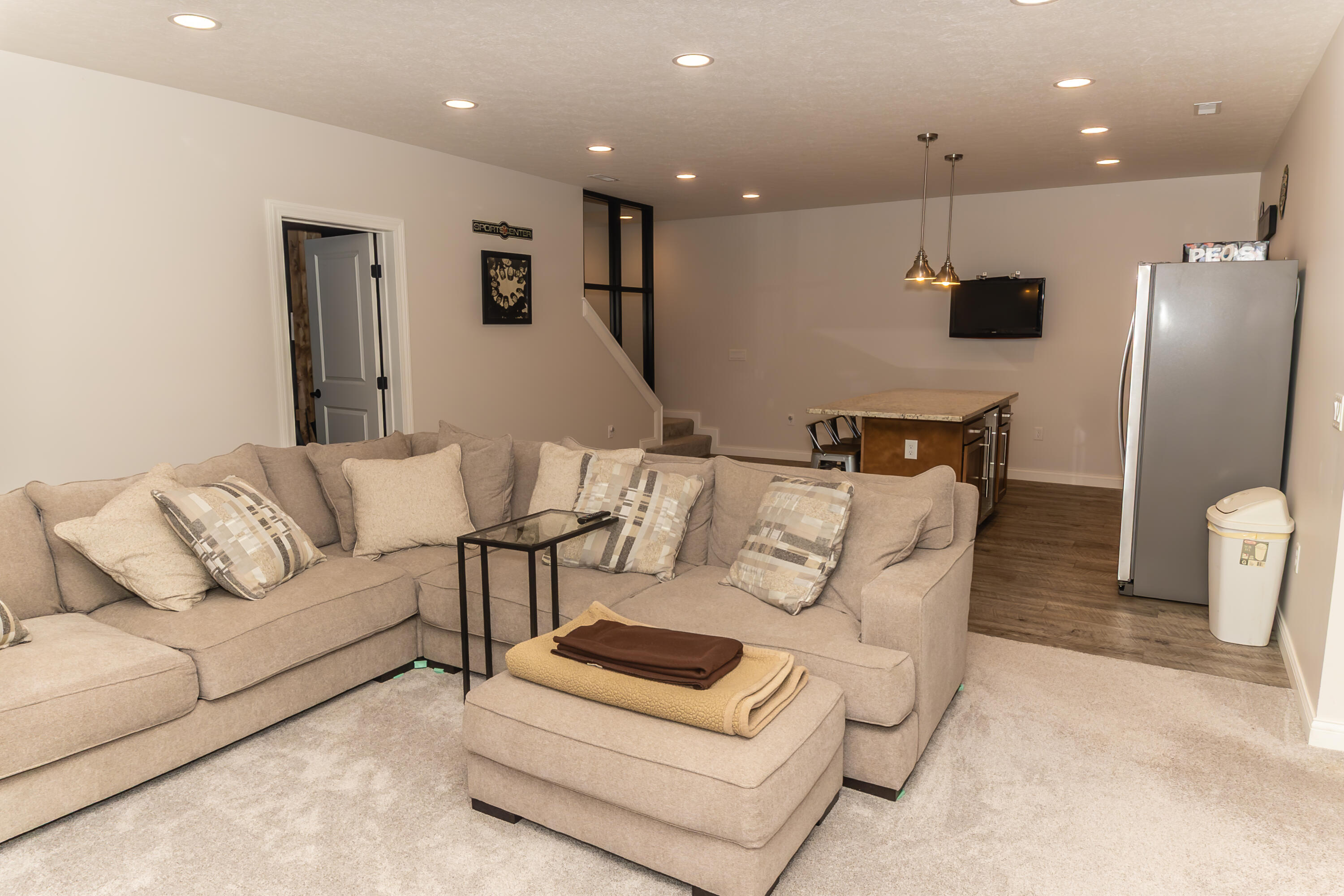 1018 Hunters Ridge Drive, Tipp City, Ohio 45371