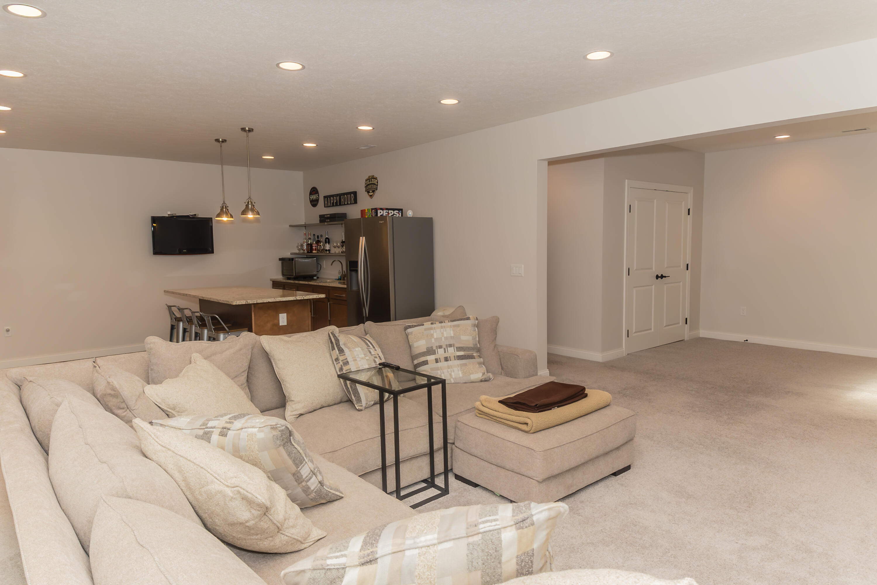 1018 Hunters Ridge Drive, Tipp City, Ohio 45371