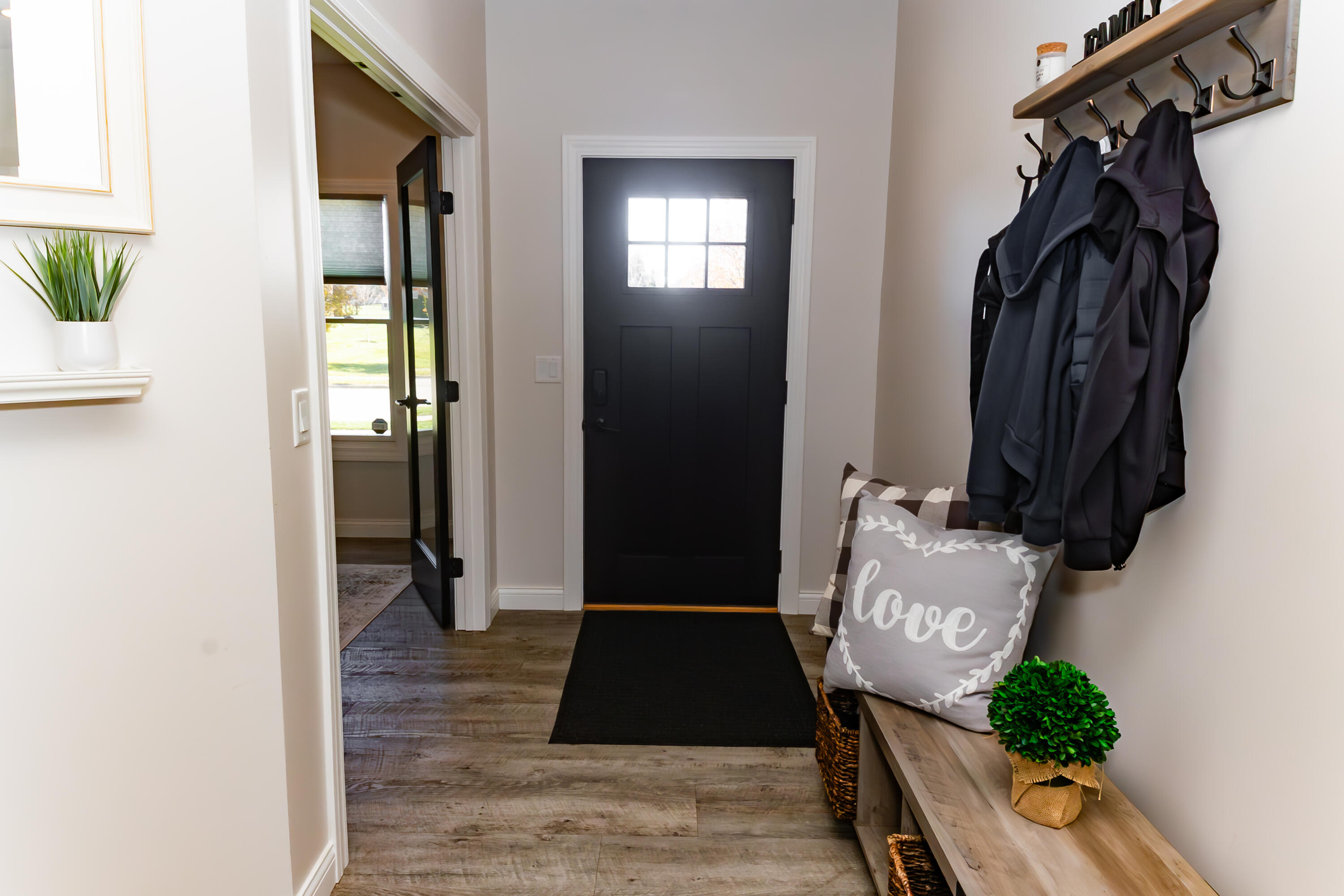 1018 Hunters Ridge Drive, Tipp City, Ohio 45371