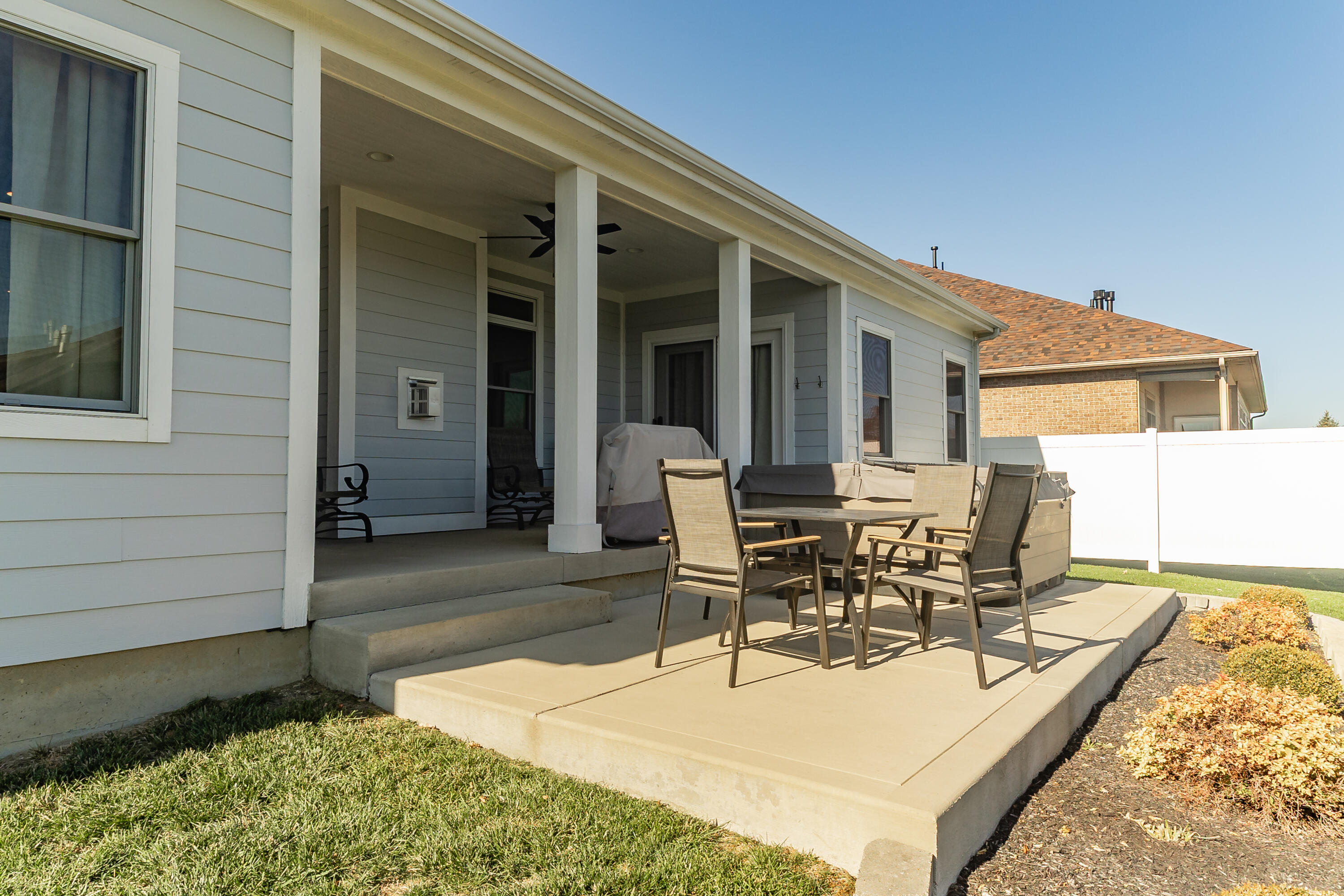 1018 Hunters Ridge Drive, Tipp City, Ohio 45371