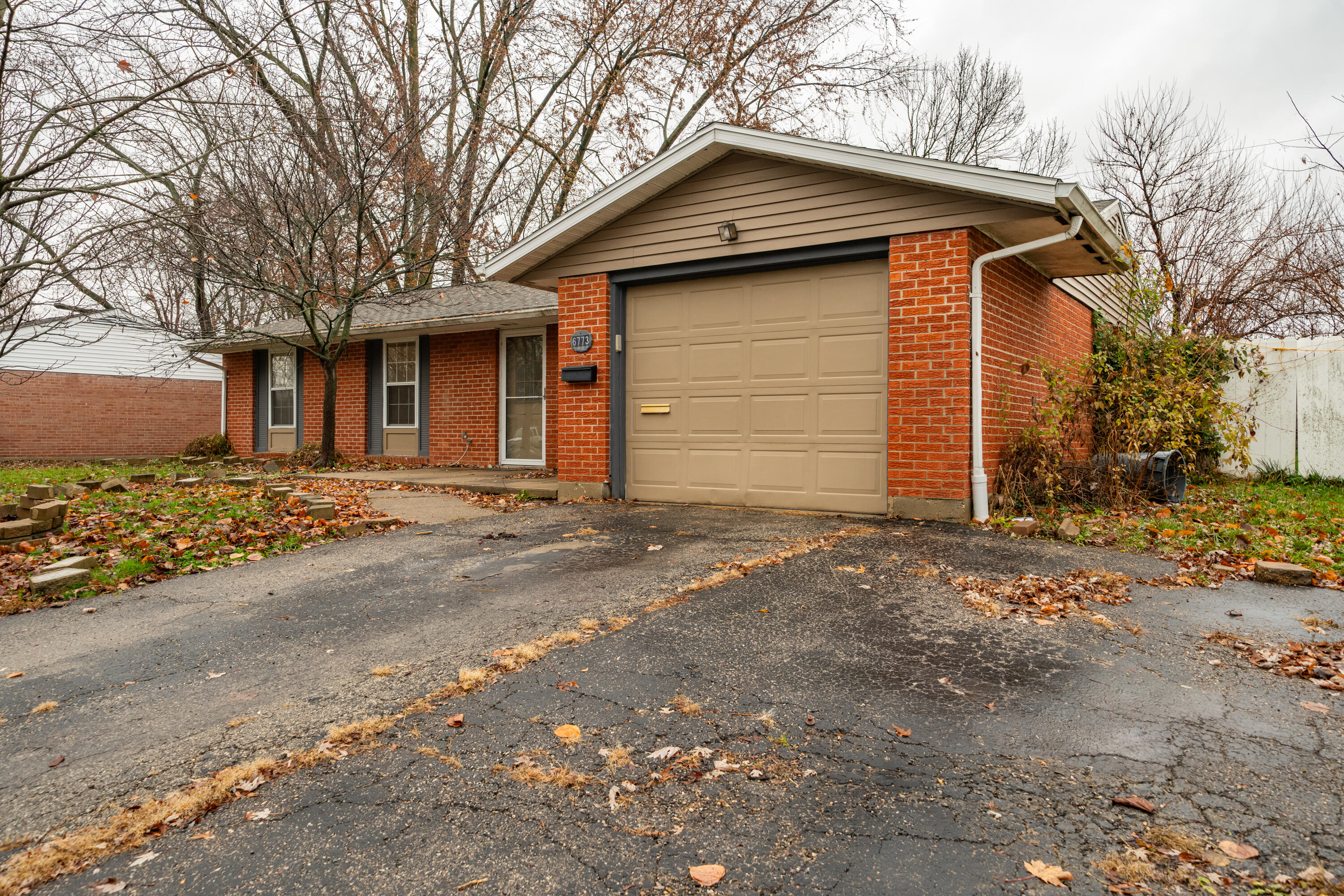 6773 Summerdale Drive, Huber Heights, Ohio 45424