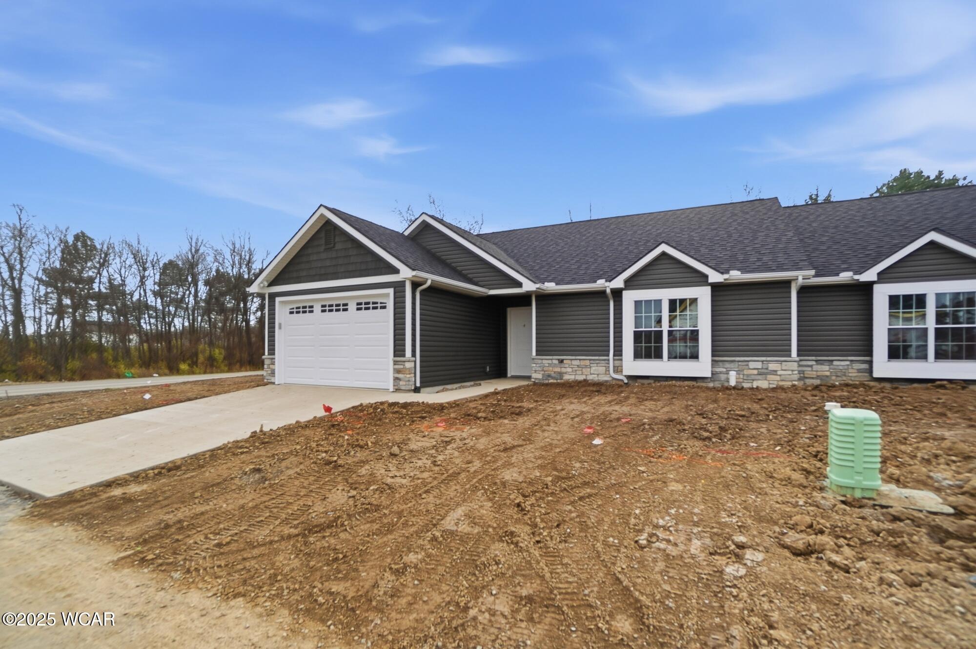 2882 Autumn Lake Drive, Lima, Ohio