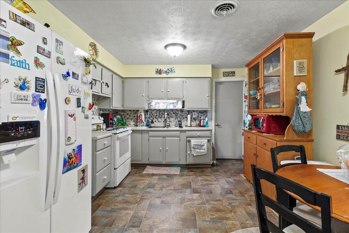 211 Grant Street, Christiansburg, Ohio 45389