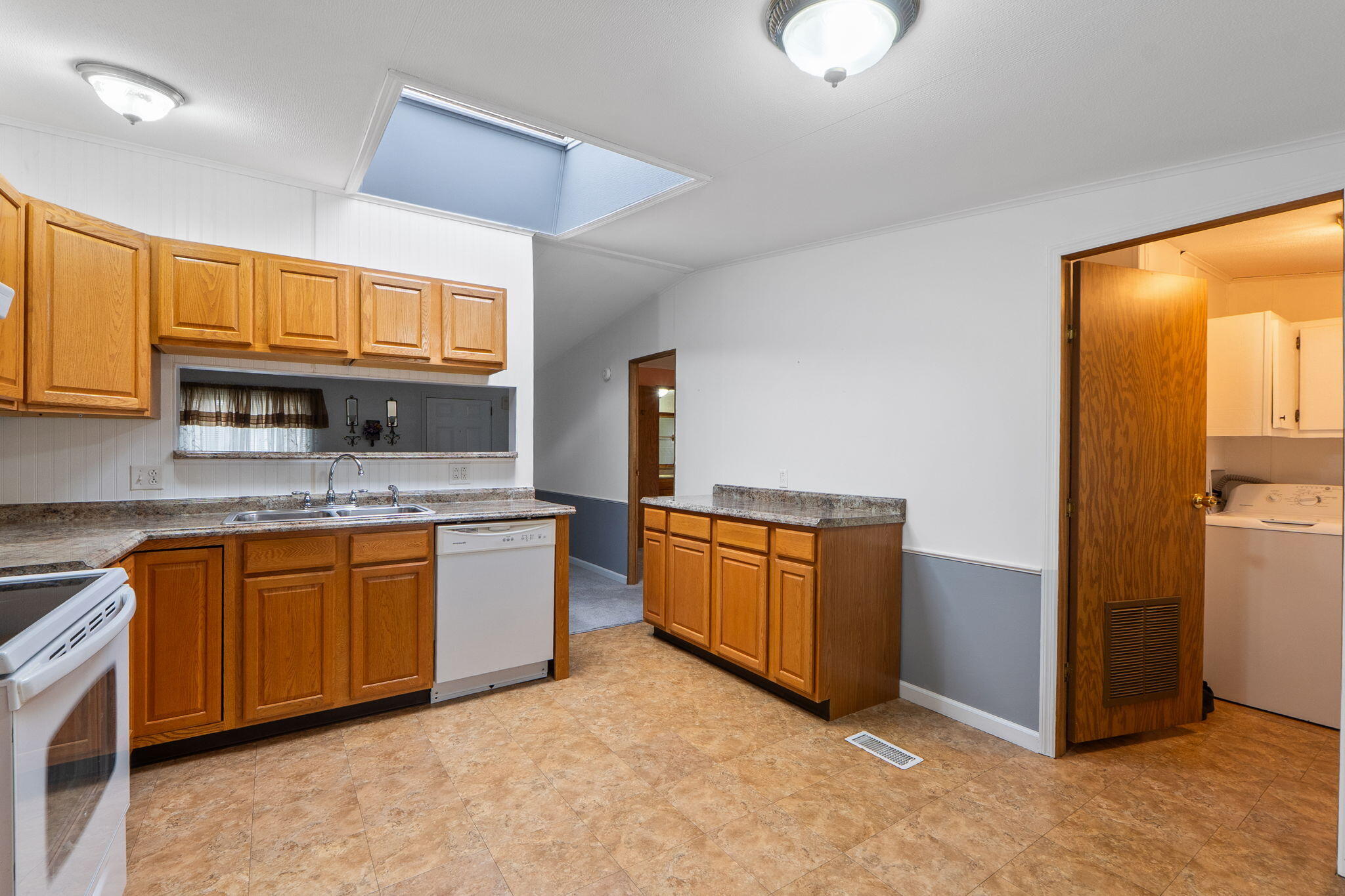 109 South Point Drive, Fairborn, Ohio 45324