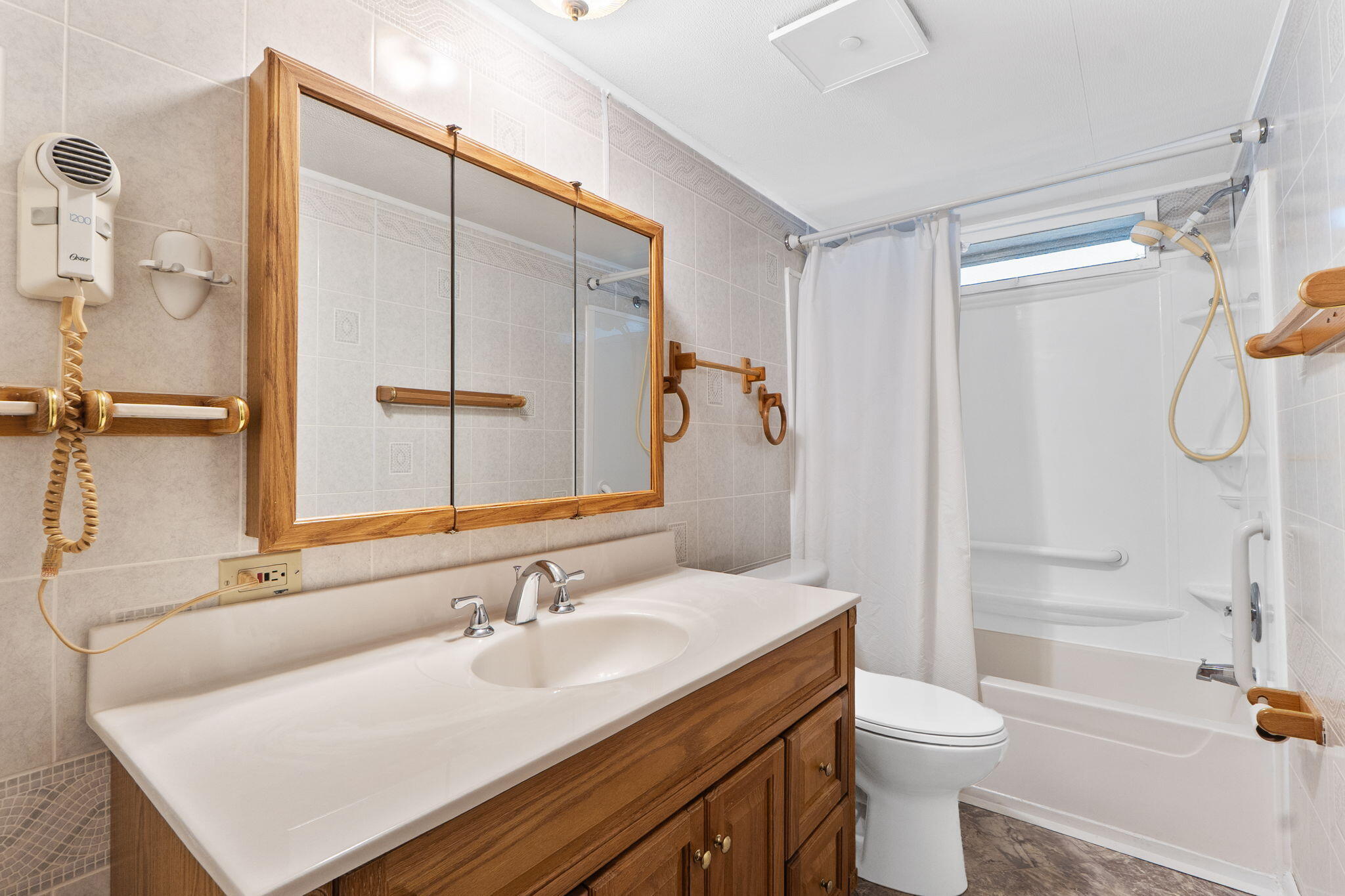 109 South Point Drive, Fairborn, Ohio 45324