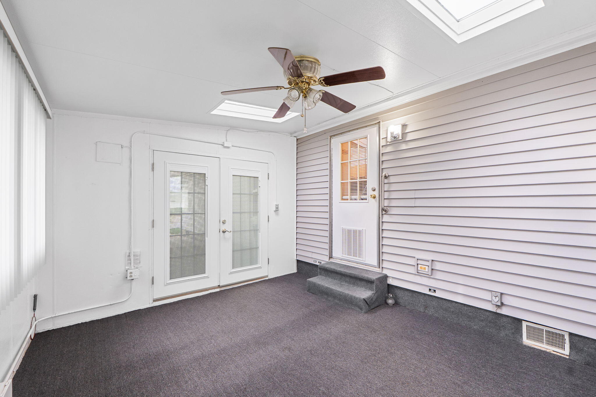 109 South Point Drive, Fairborn, Ohio 45324