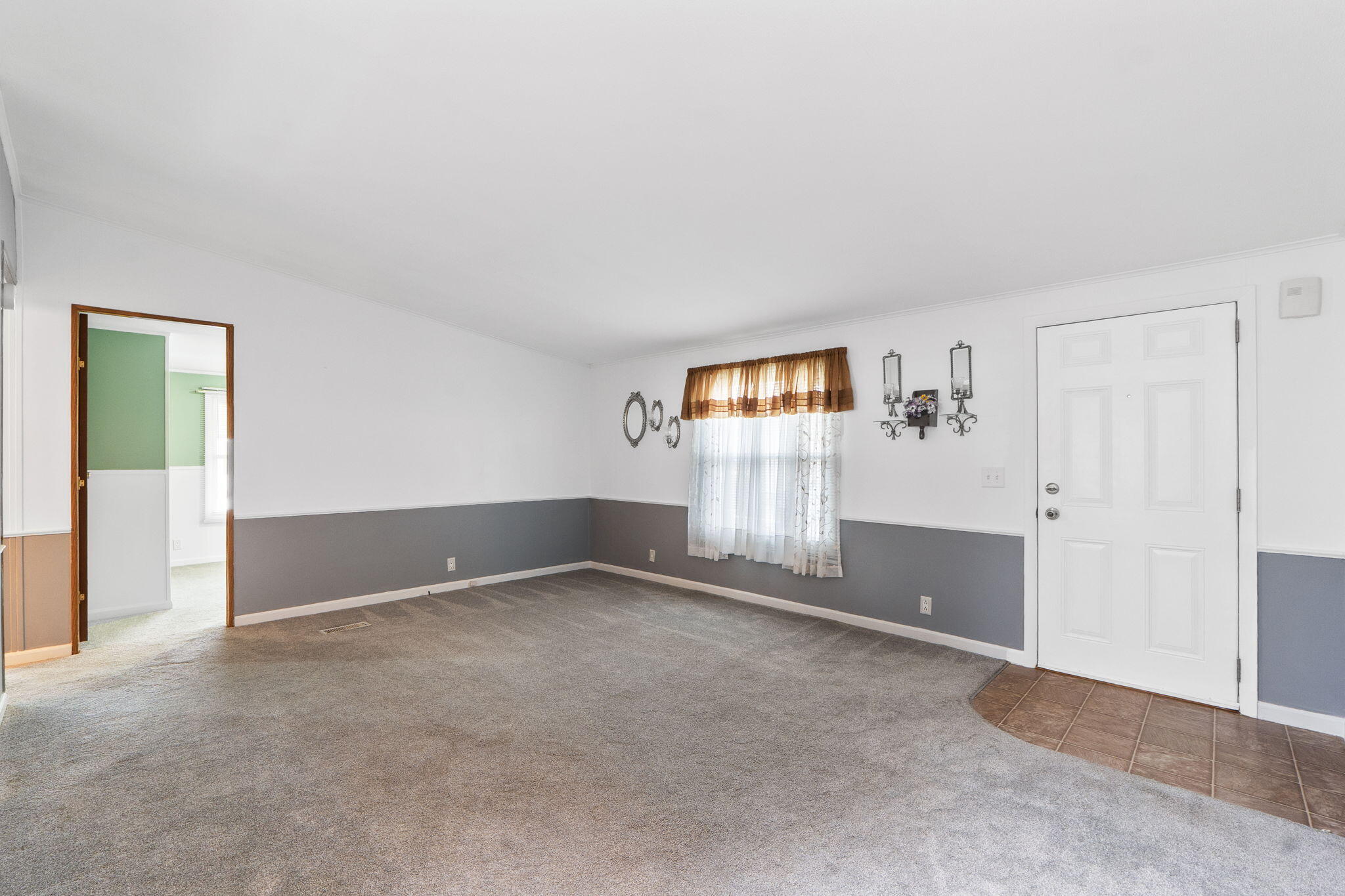 109 South Point Drive, Fairborn, Ohio 45324