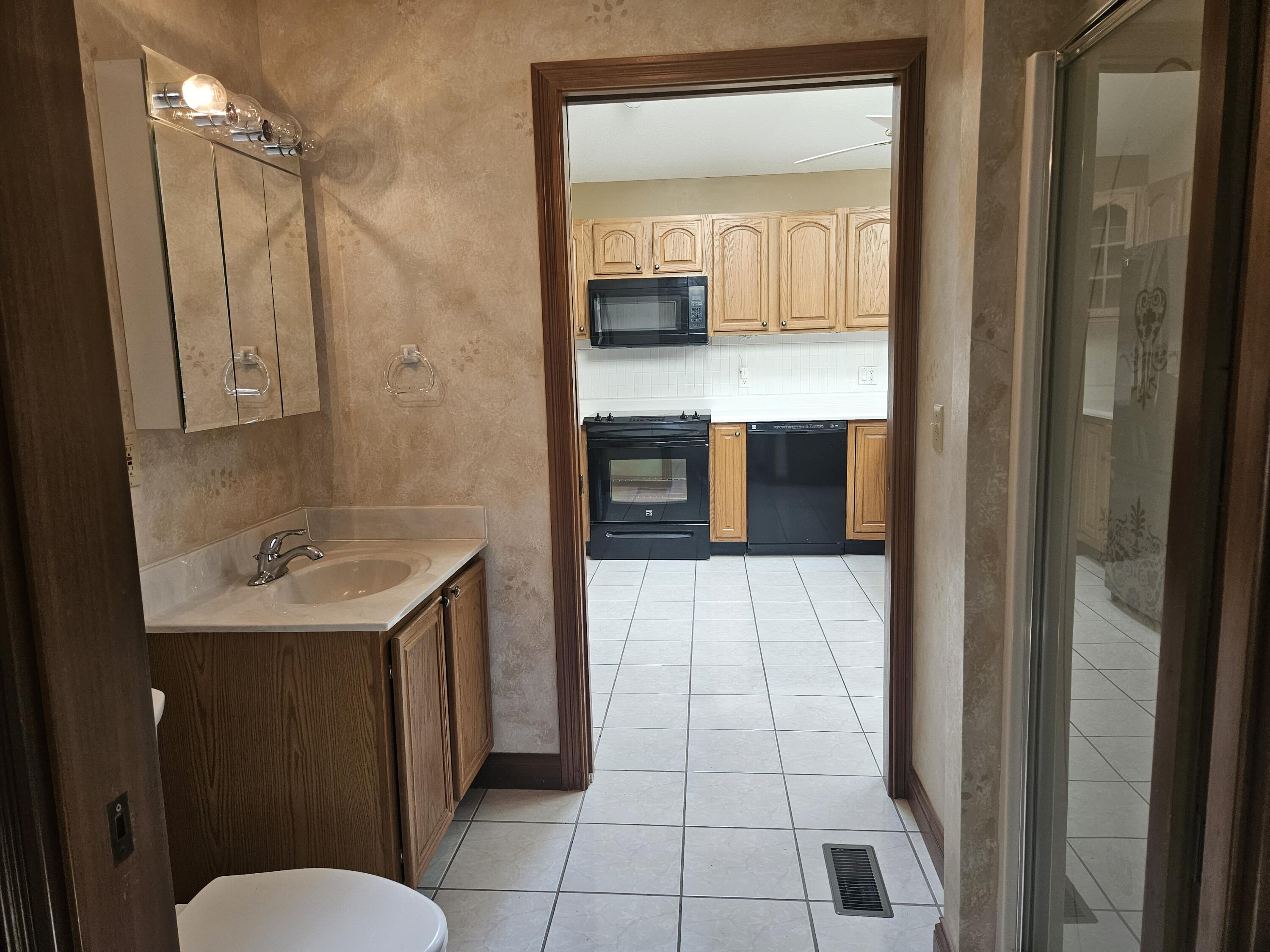 1707 Berwick Drive, Springfield, Ohio 45503