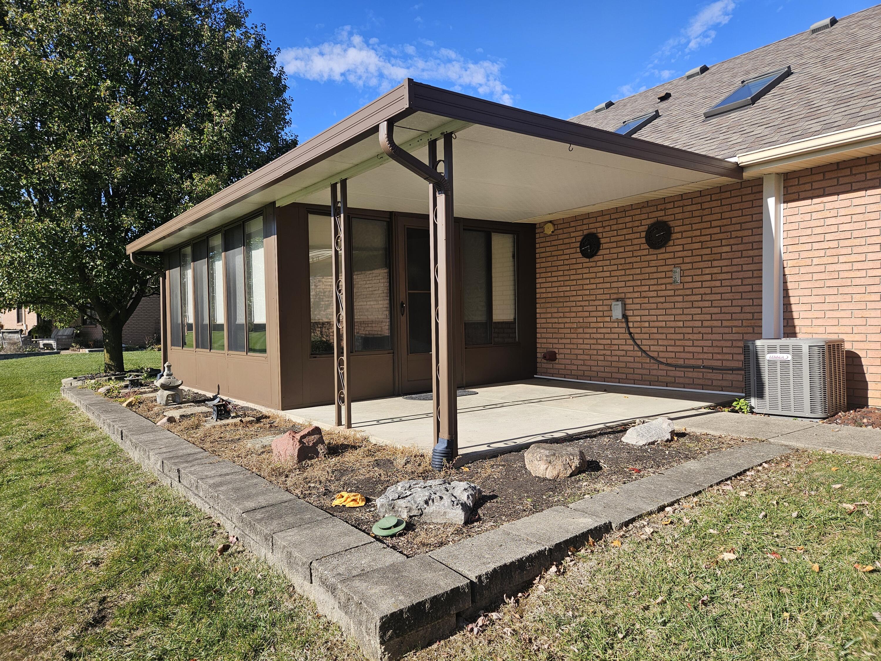 1707 Berwick Drive, Springfield, Ohio 45503