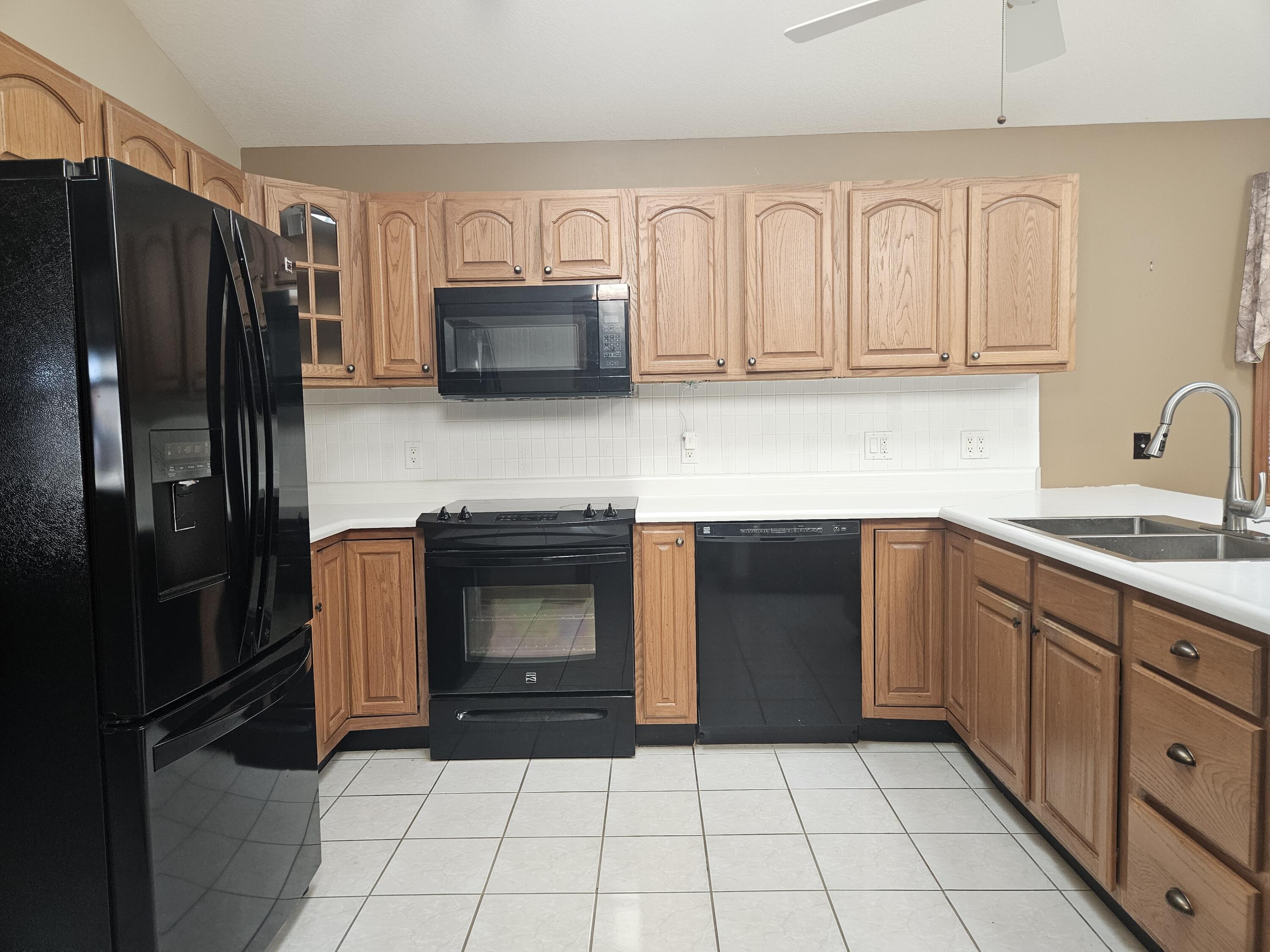 1707 Berwick Drive, Springfield, Ohio 45503