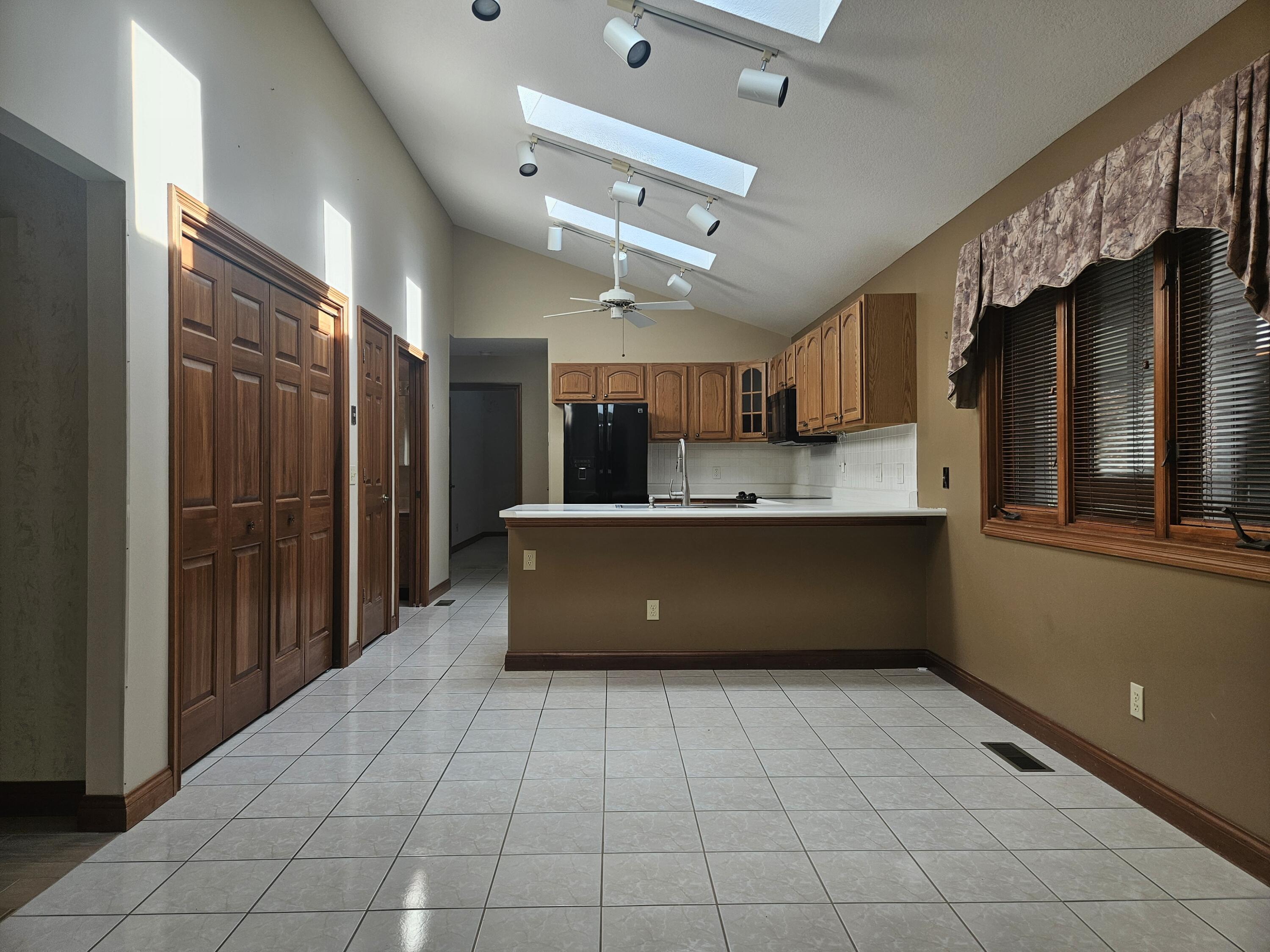 1707 Berwick Drive, Springfield, Ohio 45503