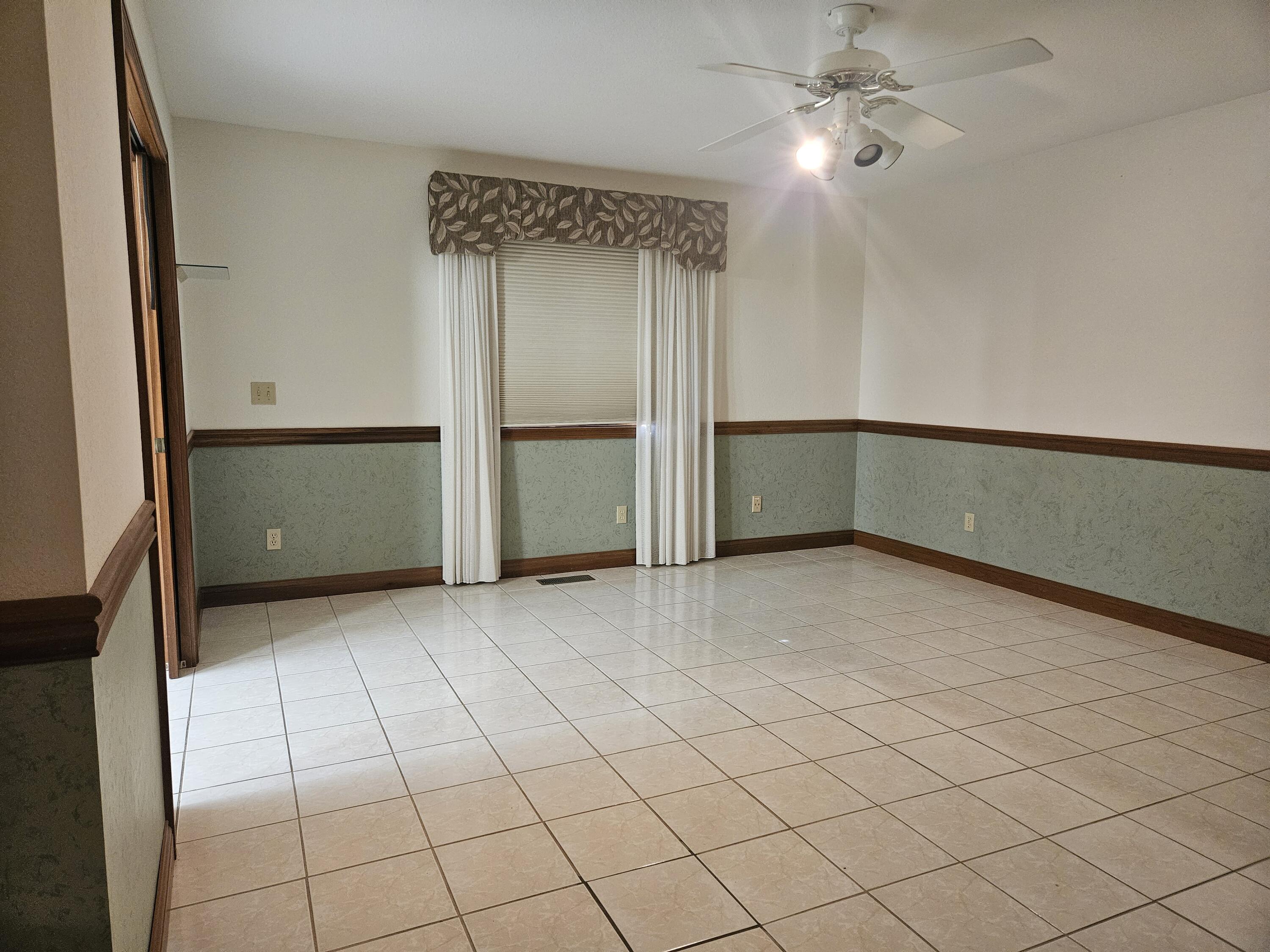 1707 Berwick Drive, Springfield, Ohio 45503