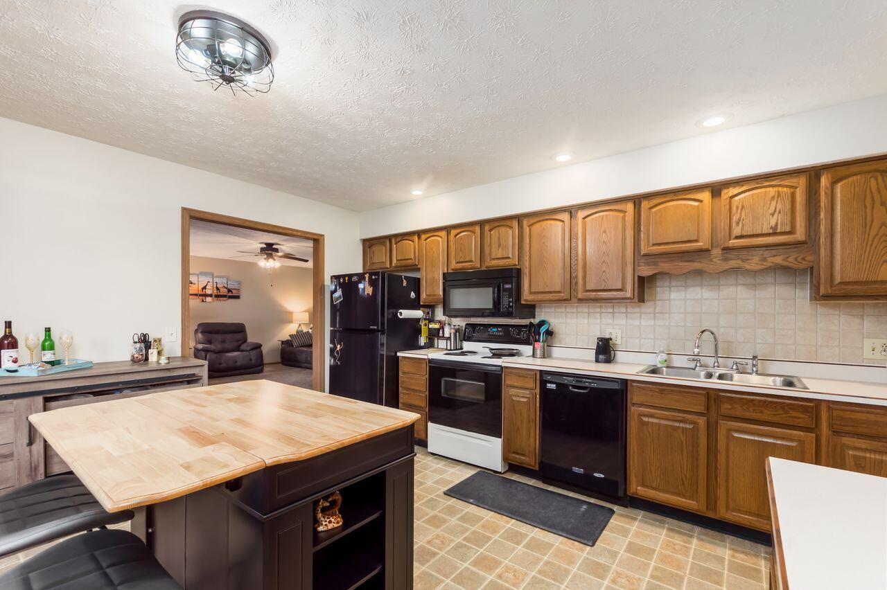 363 Harrington Drive, London, Ohio 43140