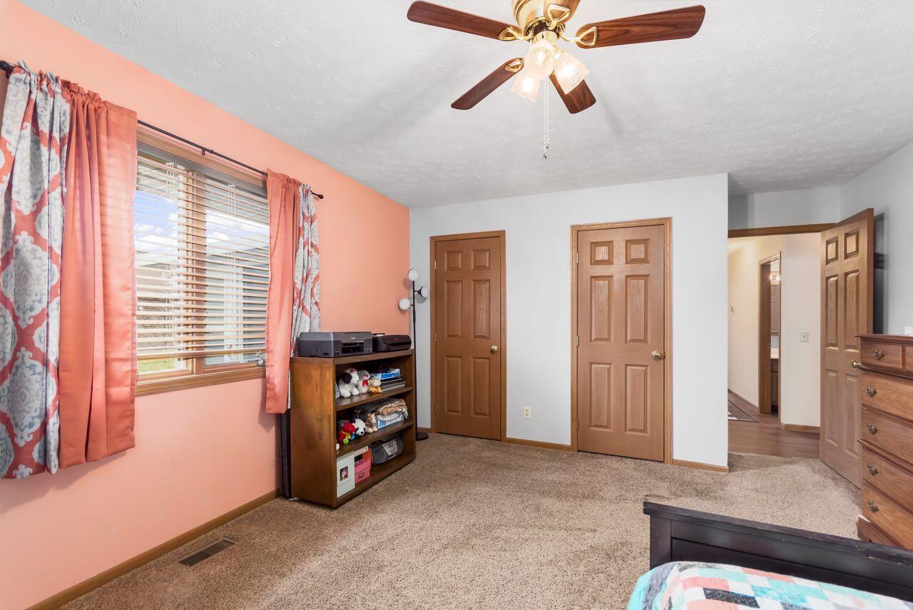 363 Harrington Drive, London, Ohio 43140