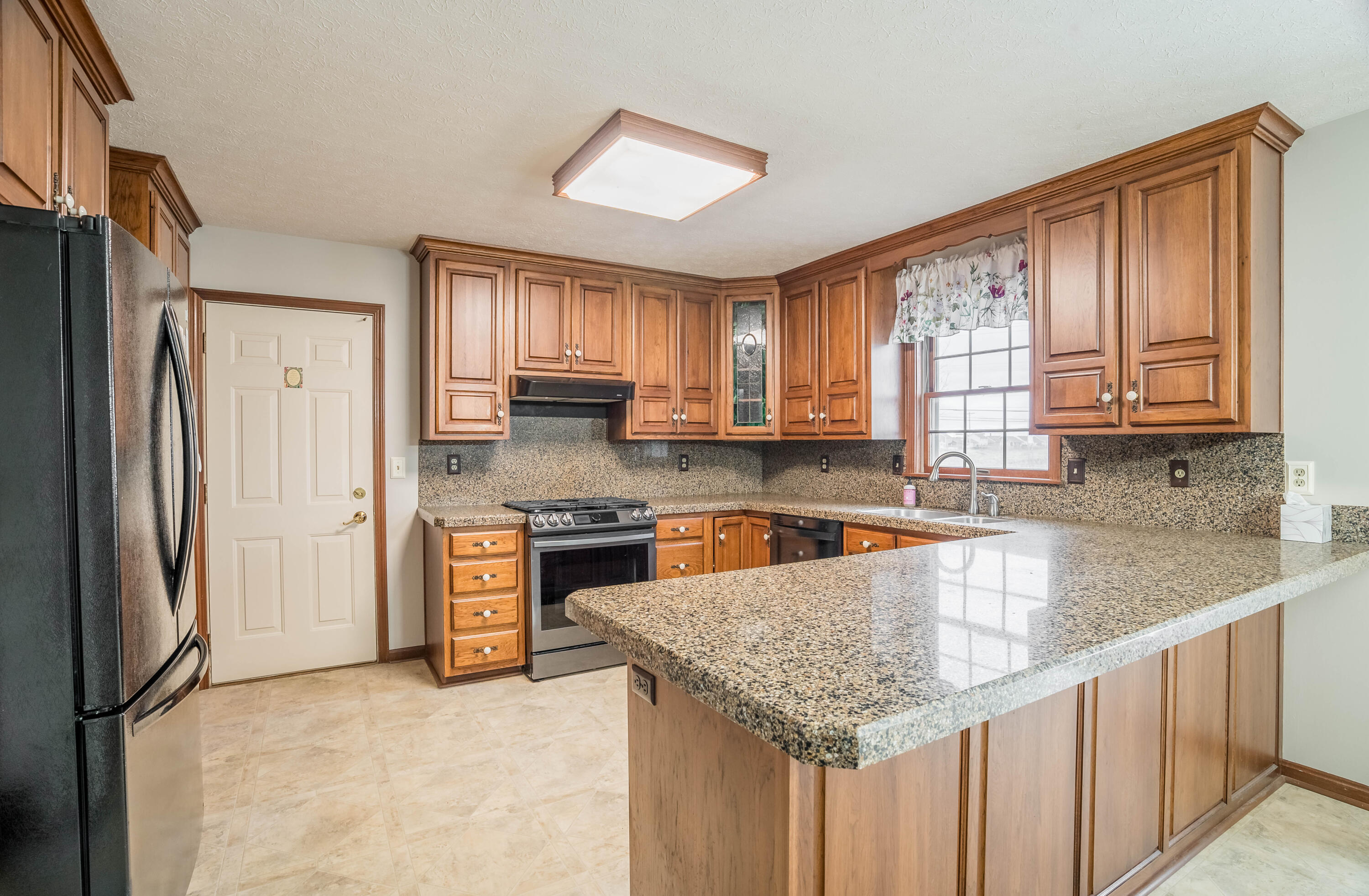 830 Pinehurst Drive, Tipp City, Ohio 45371