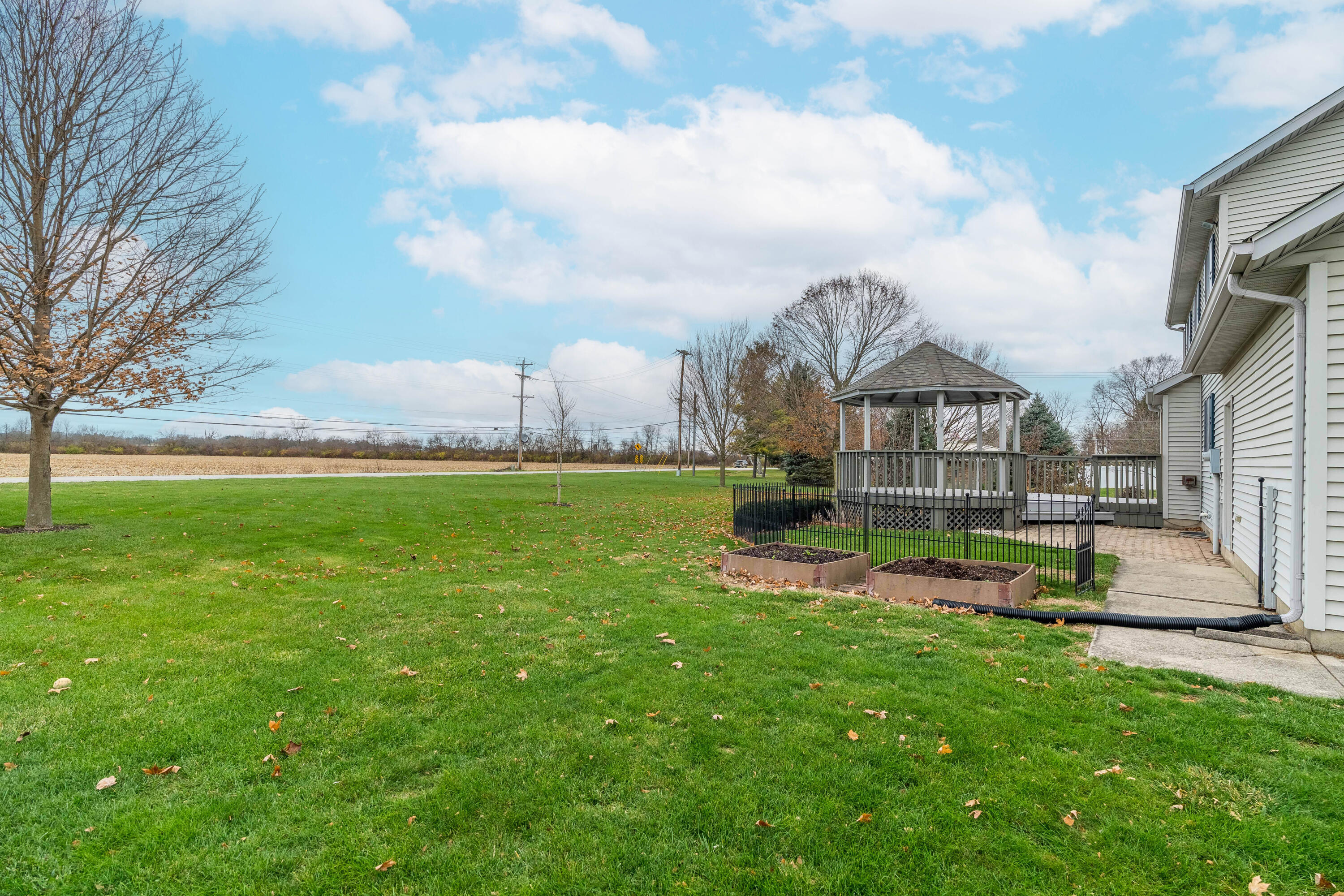 830 Pinehurst Drive, Tipp City, Ohio 45371