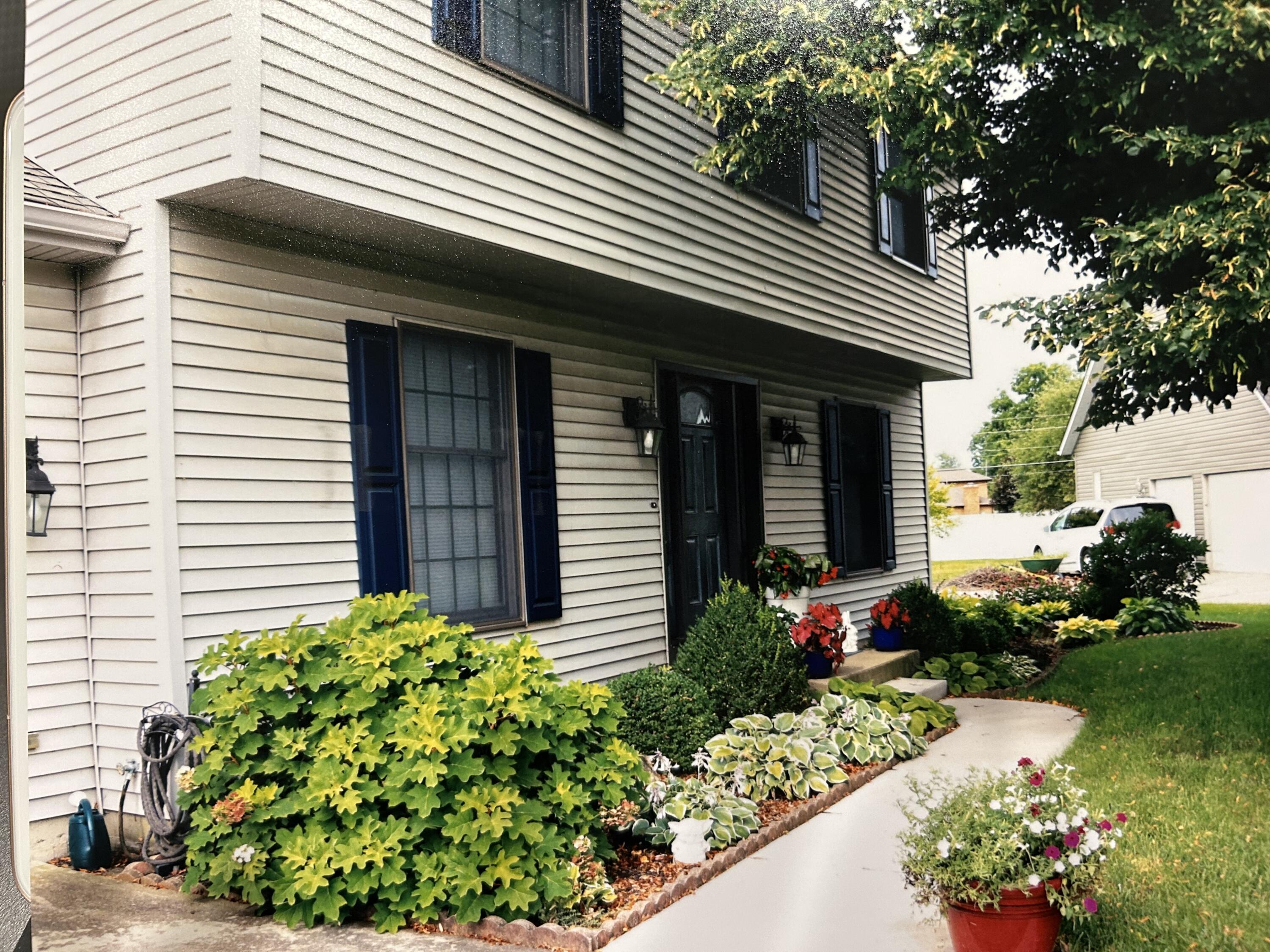 830 Pinehurst Drive, Tipp City, Ohio 45371