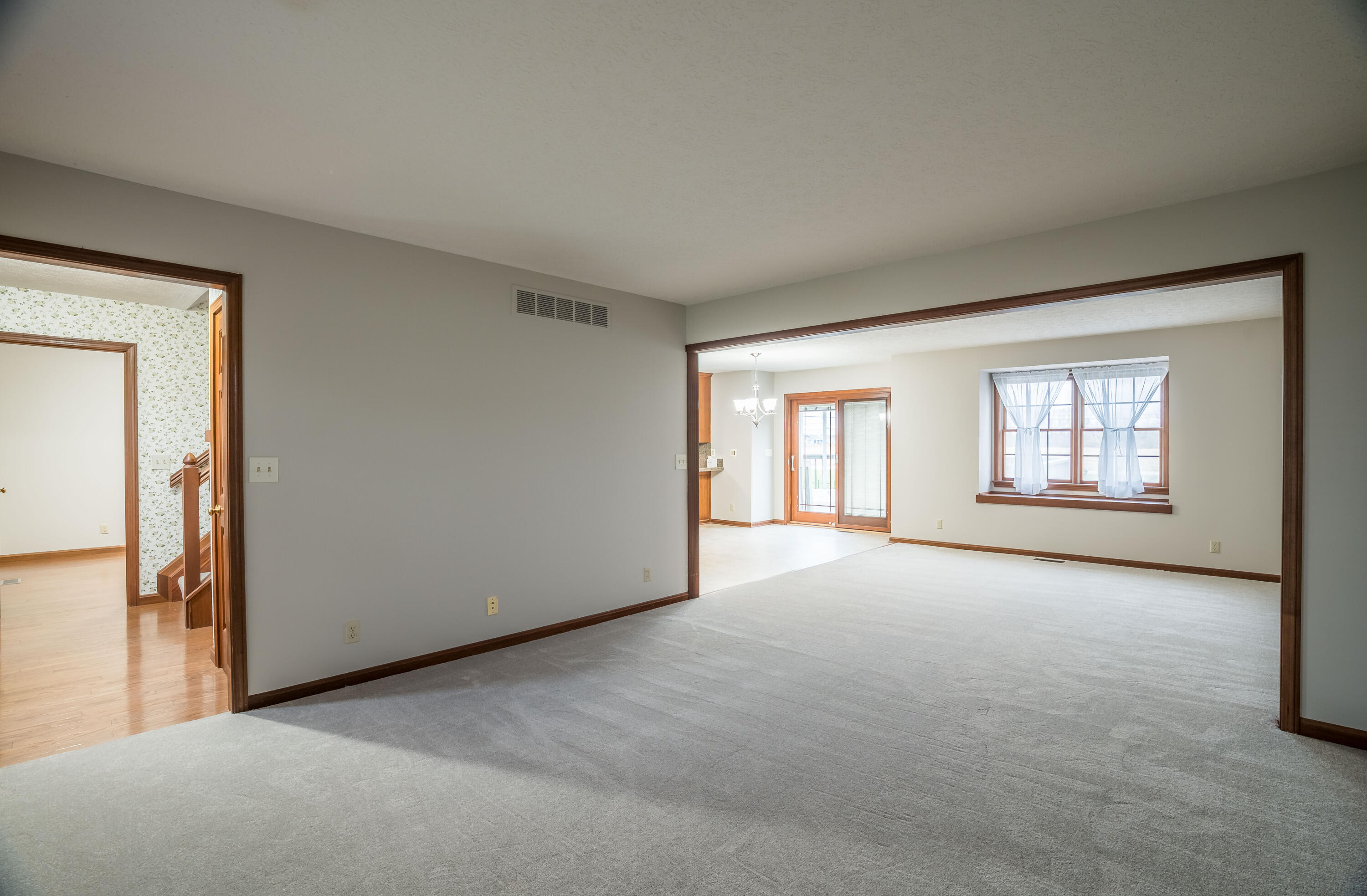 830 Pinehurst Drive, Tipp City, Ohio 45371