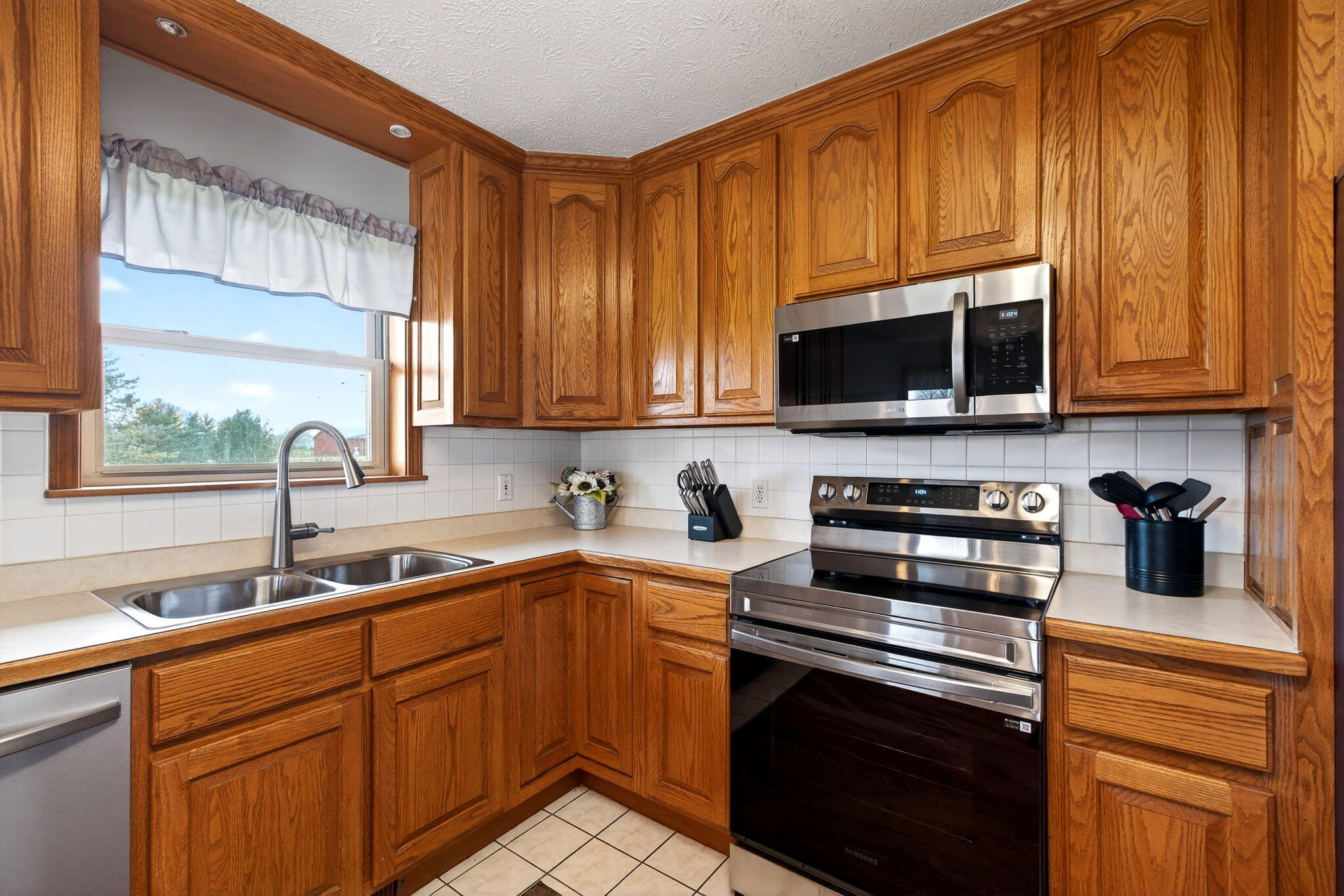 11501 Zeller Drive, New Carlisle, Ohio 45344