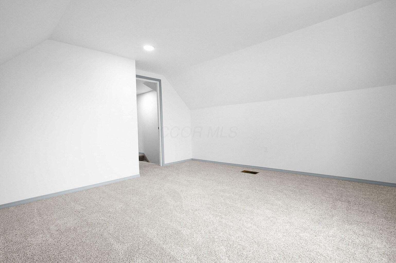 15 Stewart Avenue, London, Ohio 43140