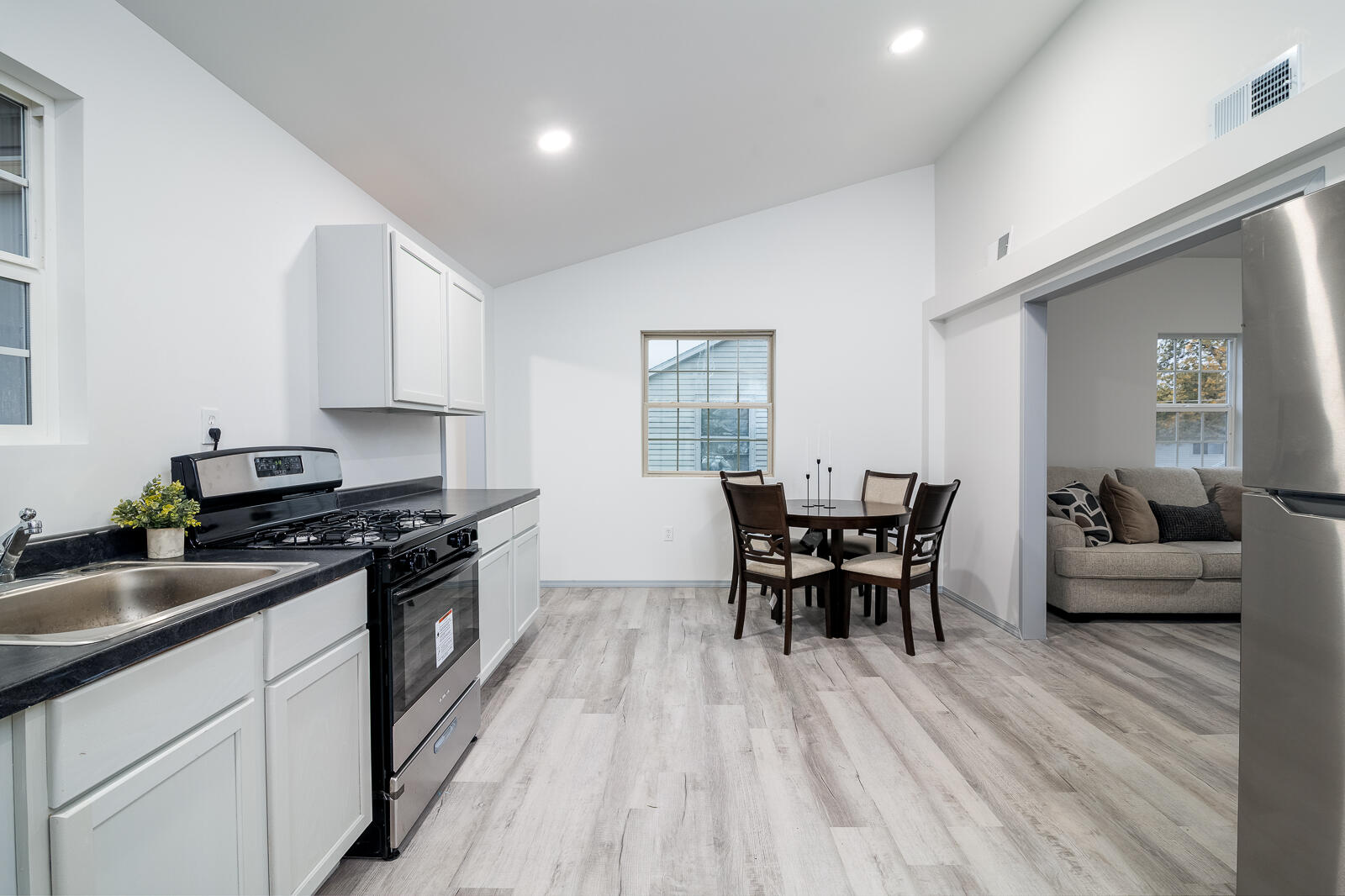 15 Stewart Avenue, London, Ohio 43140