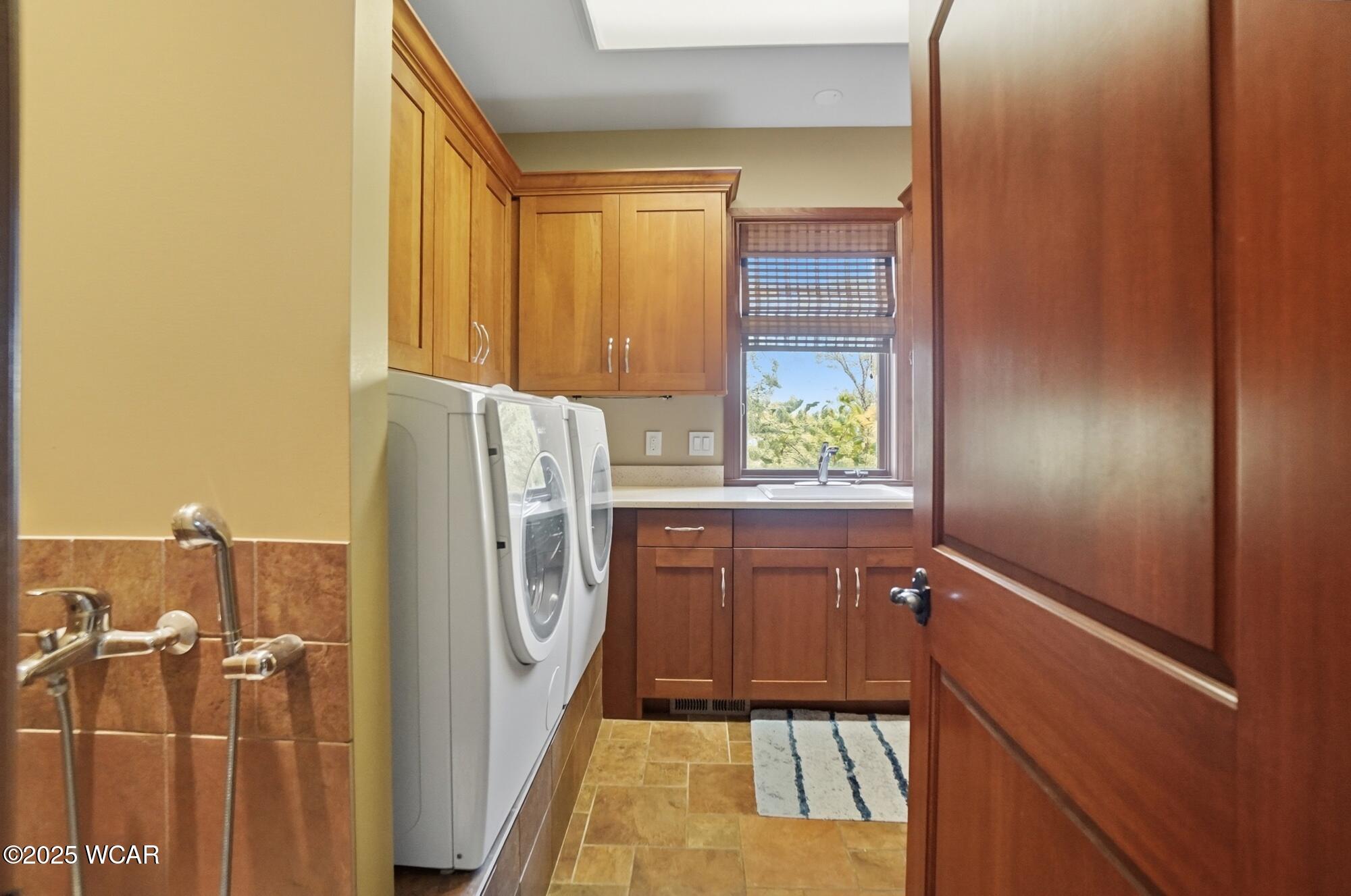 3039 Lakeshore Drive, Lima, Ohio