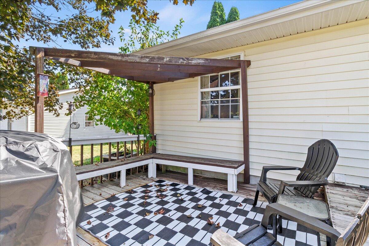 28 Lloyd Drive, North Lewisburg, Ohio 43060