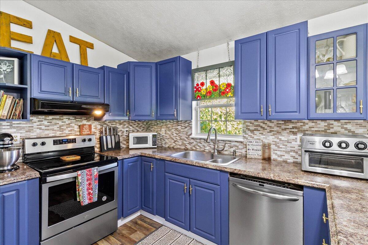 28 Lloyd Drive, North Lewisburg, Ohio 43060