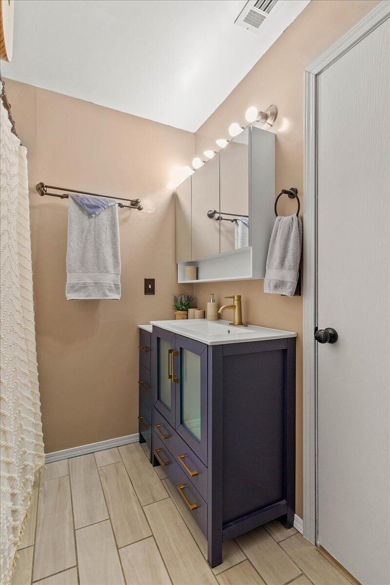 10 Darby Avenue, Mechanicsburg, Ohio 43044