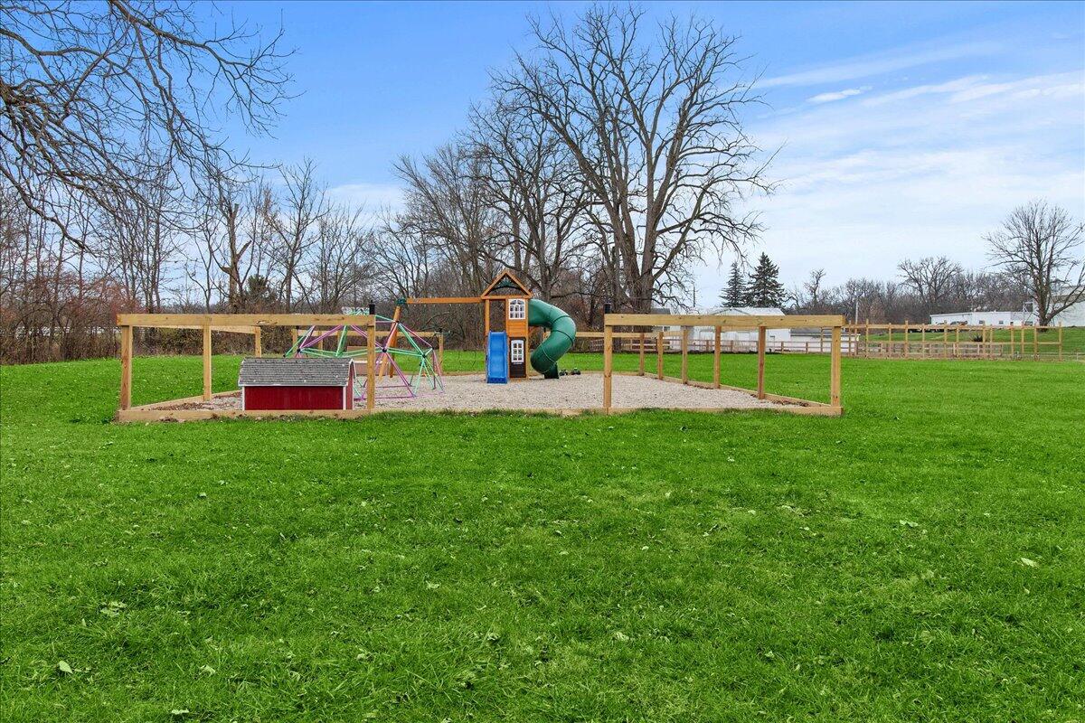 10 Darby Avenue, Mechanicsburg, Ohio 43044