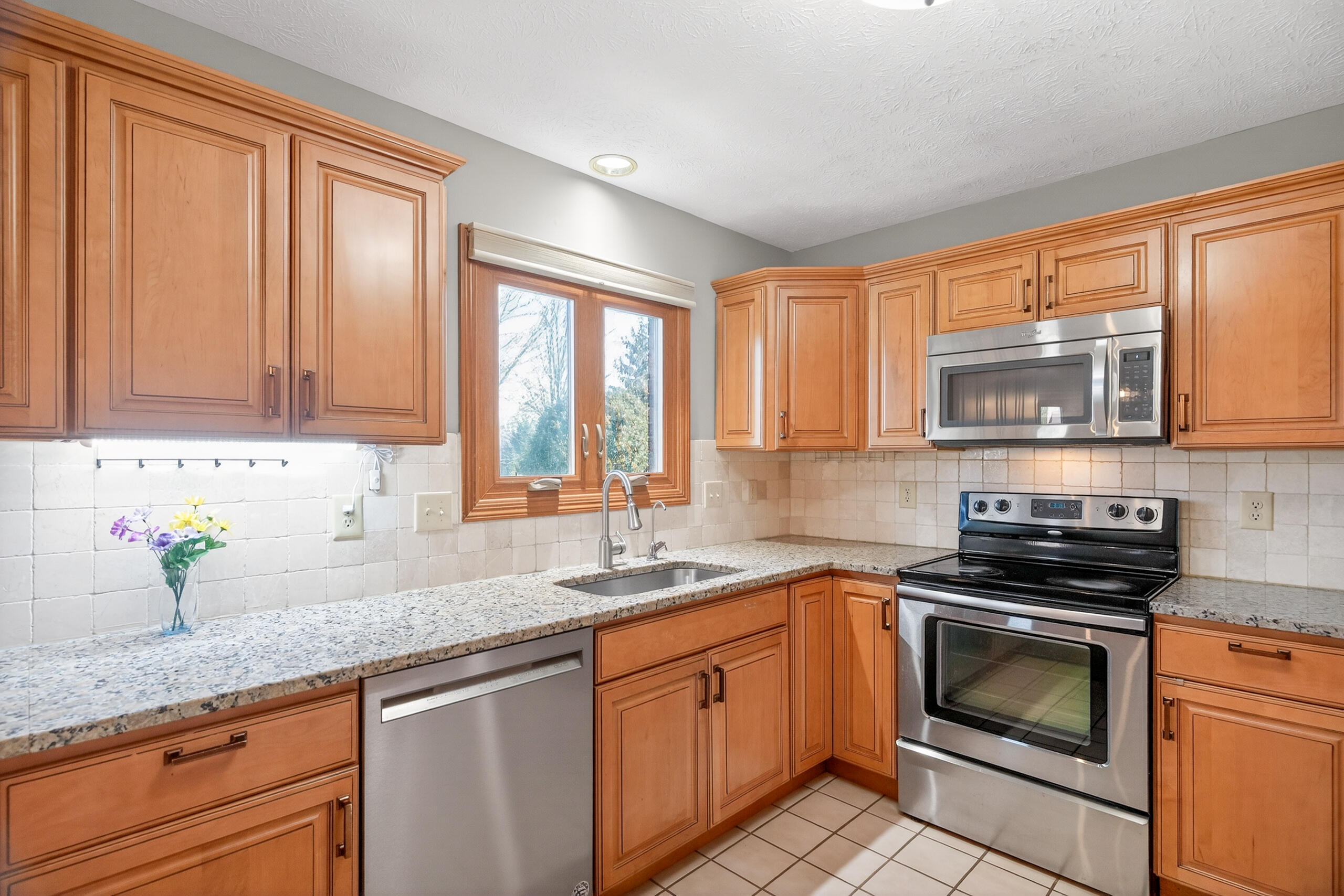 2591 Merrimont Drive, Troy, Ohio 45373