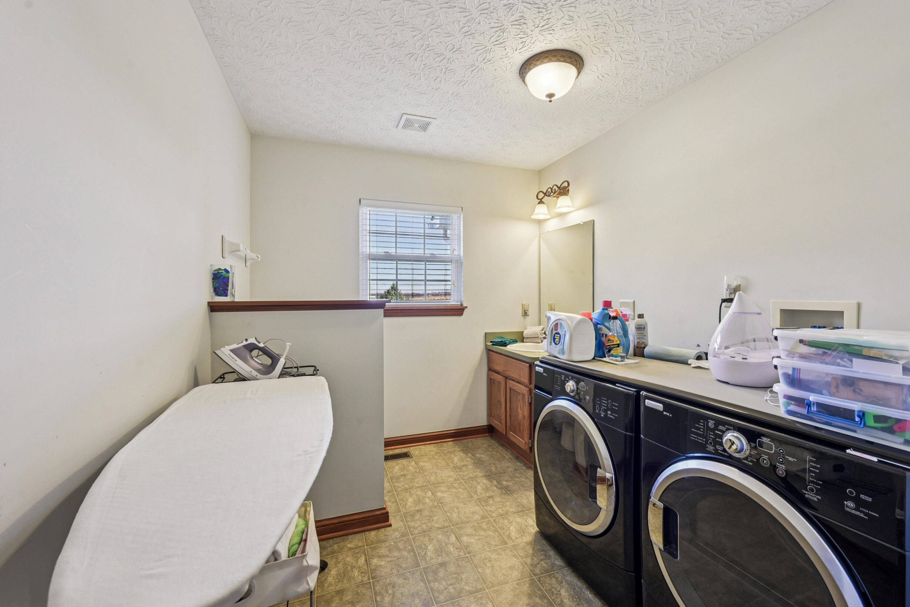 6153 County Road 18, Bellefontaine, Ohio 43311