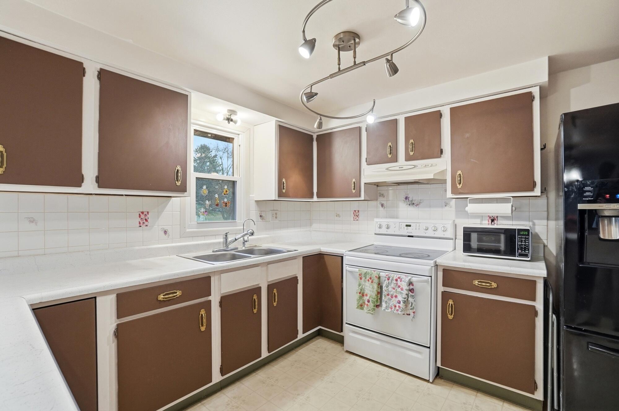 2400 Thor Drive, Springfield, Ohio 45503