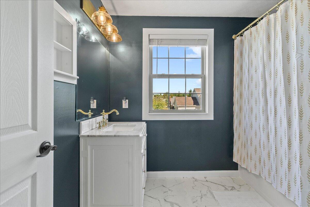 1530 Carmel Drive, Marysville, Ohio 43040