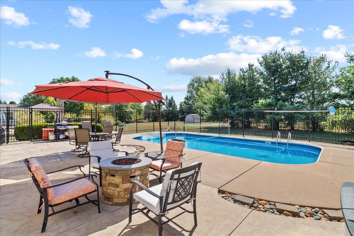 1530 Carmel Drive, Marysville, Ohio 43040