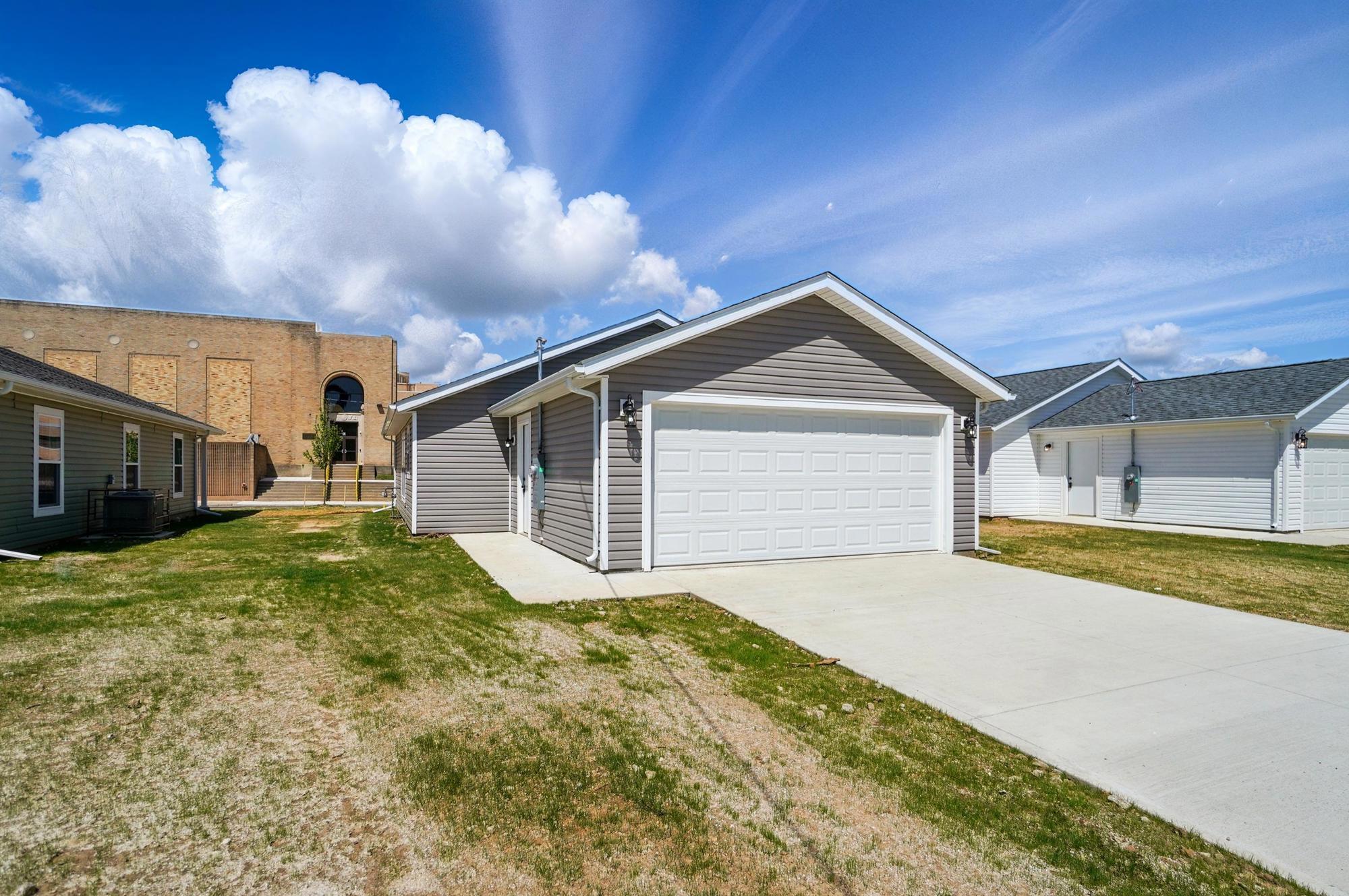 638 Clifton Avenue, Springfield, Ohio 45505