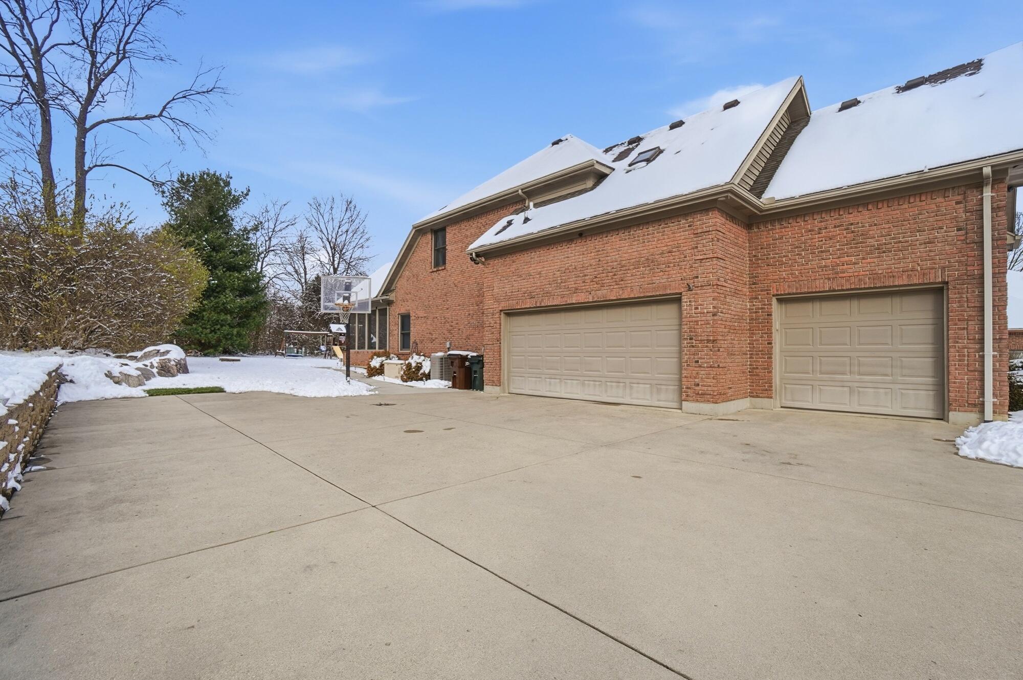 82 Countryside Drive, Troy, Ohio 45373