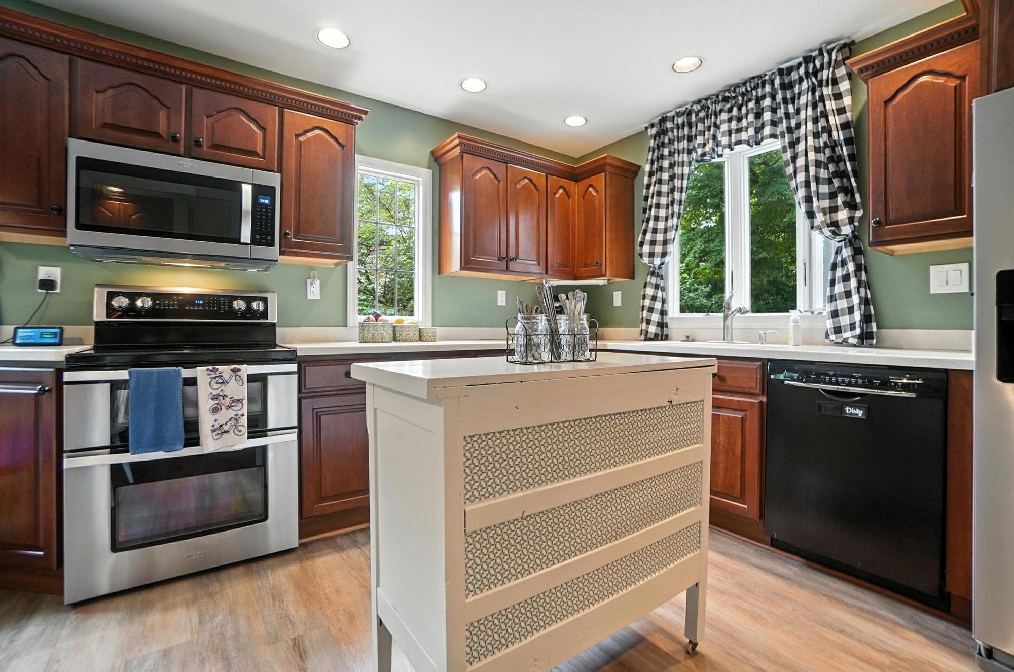 141 Hawthorne Road, Springfield, Ohio 45504