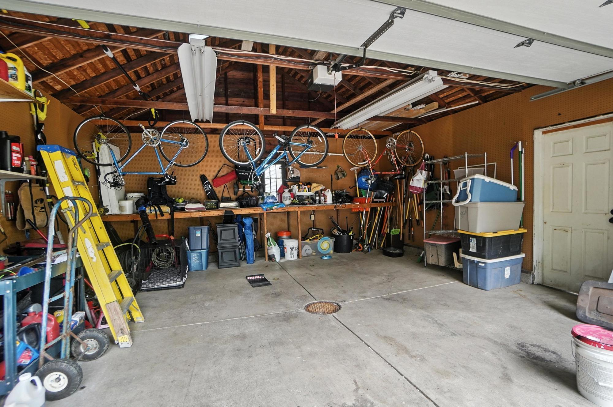 141 Hawthorne Road, Springfield, Ohio 45504