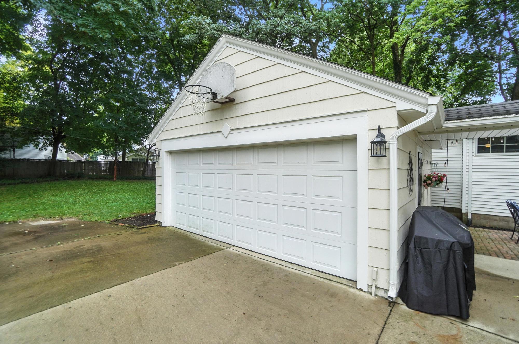 141 Hawthorne Road, Springfield, Ohio 45504